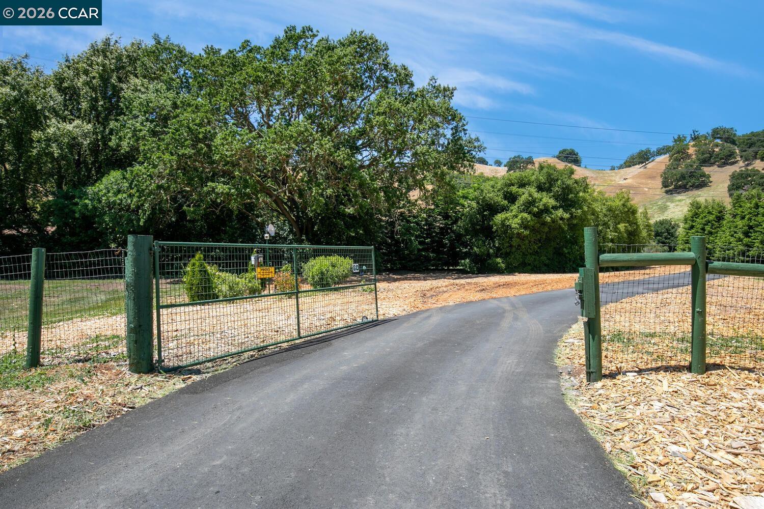 Detail Gallery Image 39 of 39 For 60 Hampton, Martinez,  CA 94553 - – Beds | – Baths