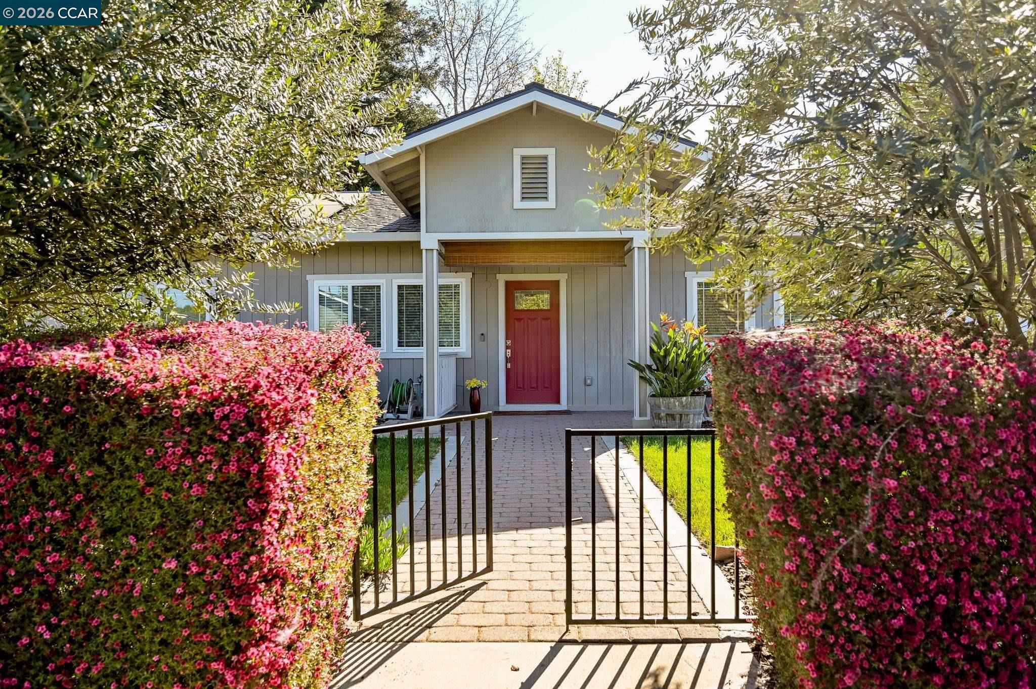 Front Image Thumbnail for CC41127324