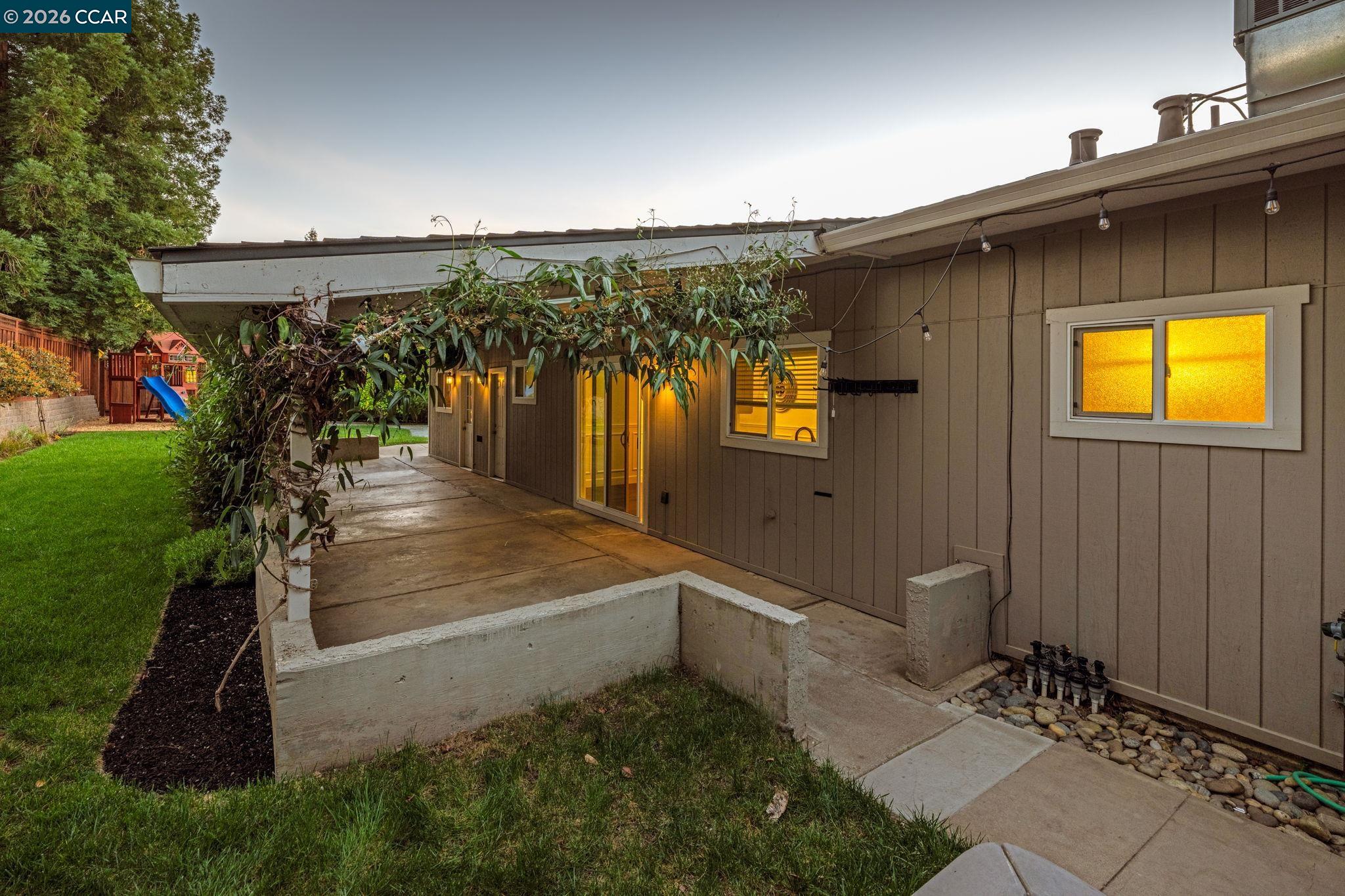 Detail Gallery Image 23 of 30 For 3782 Hitchcock Rd, Concord,  CA 94518 - 3 Beds | 2 Baths