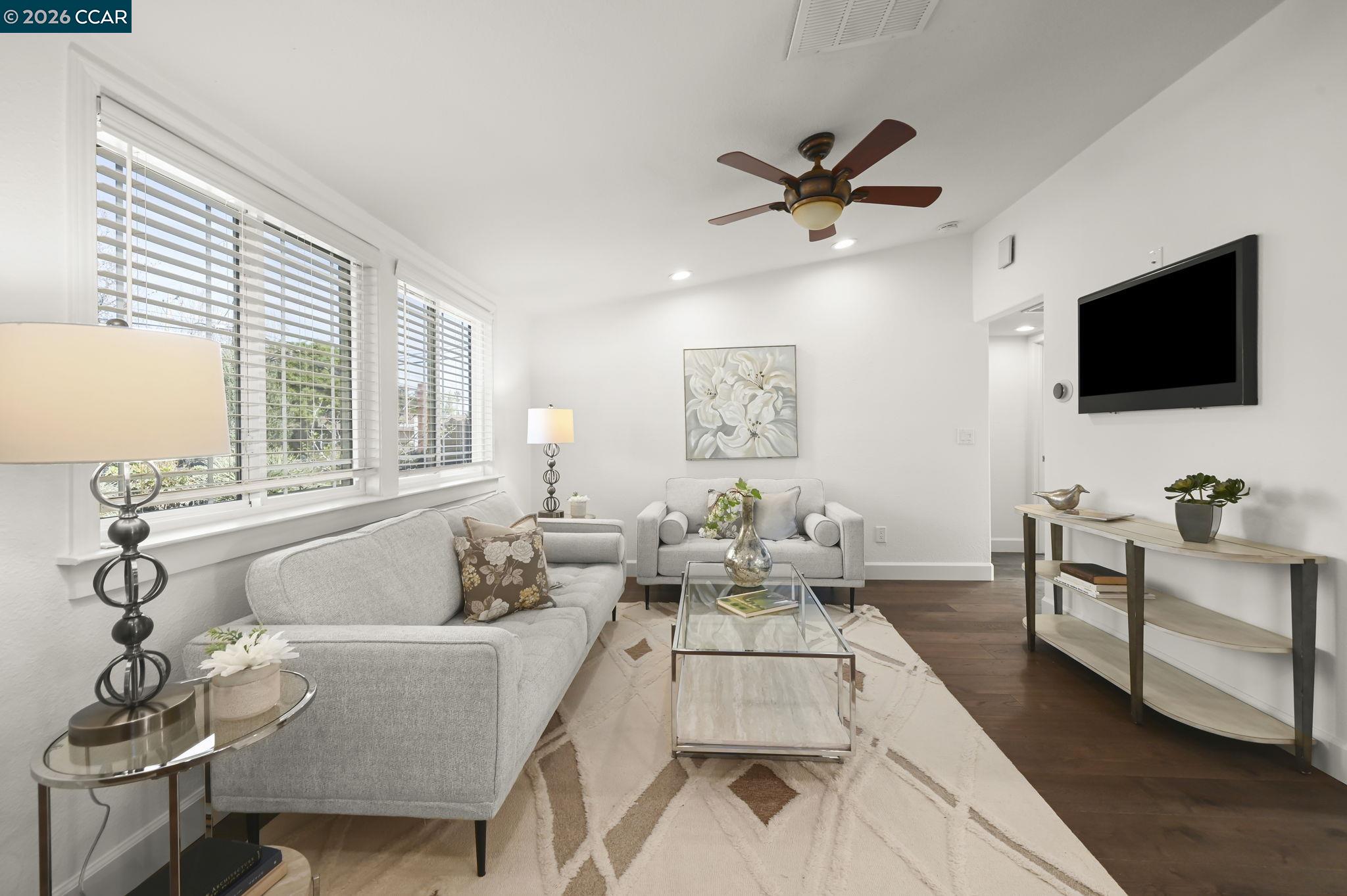 Detail Gallery Image 7 of 30 For 3782 Hitchcock Rd, Concord,  CA 94518 - 3 Beds | 2 Baths