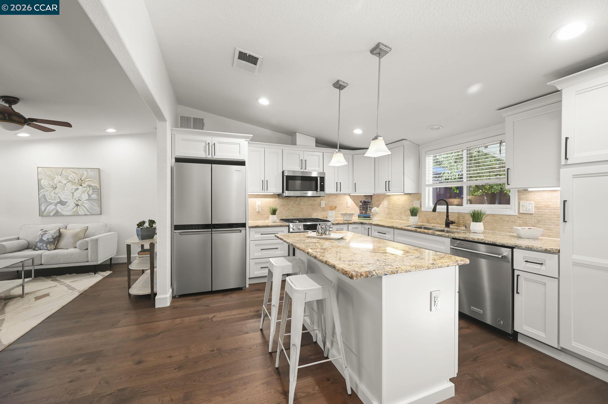 Detail Gallery Image 9 of 30 For 3782 Hitchcock Rd, Concord,  CA 94518 - 3 Beds | 2 Baths