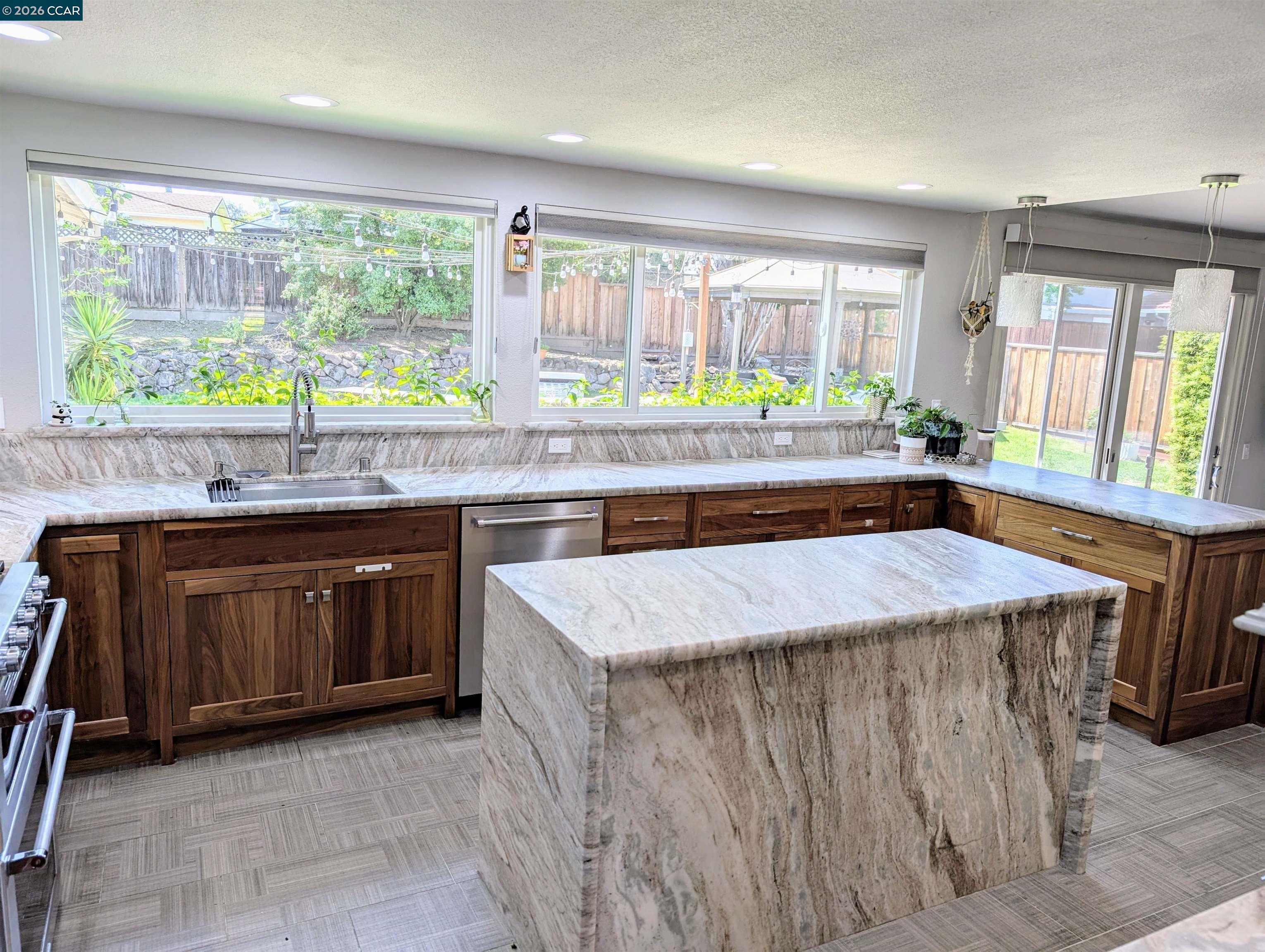 Detail Gallery Image 5 of 23 For 24 Barcelona Ct, Danville,  CA 94526 - 3 Beds | 2 Baths