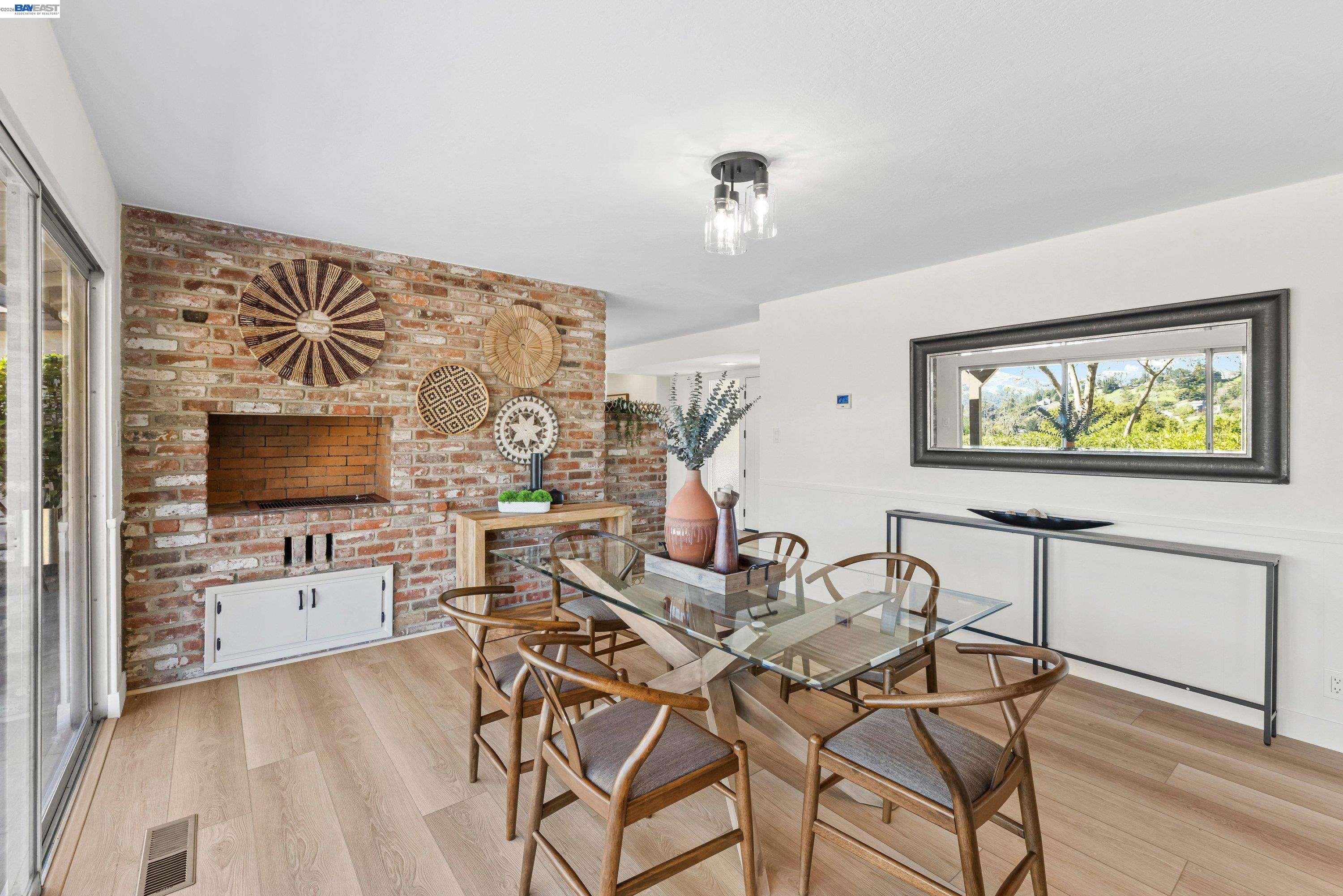 Detail Gallery Image 13 of 39 For 121 Ardith Dr, Orinda,  CA 94563 - 3 Beds | 2 Baths