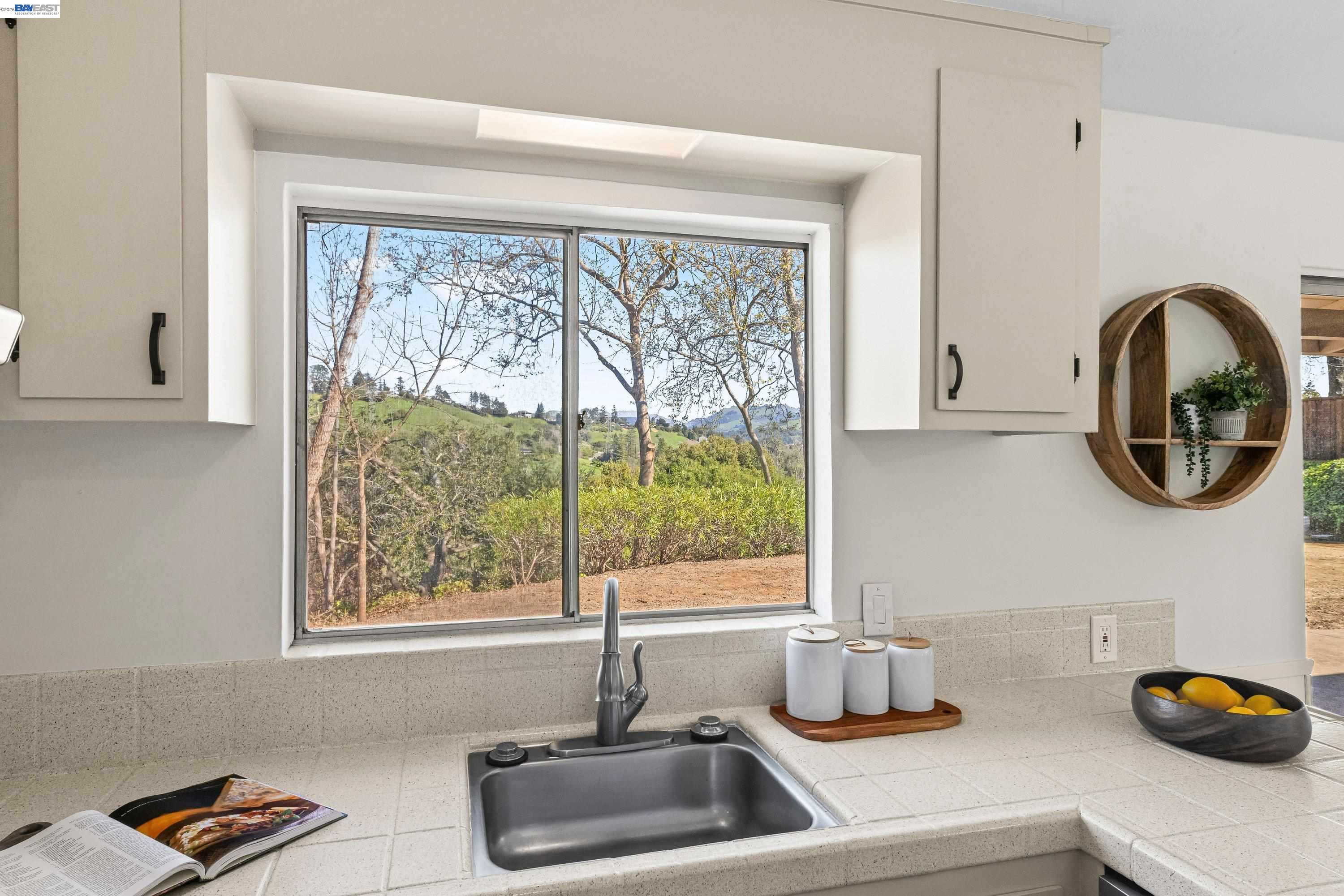 Detail Gallery Image 19 of 39 For 121 Ardith Dr, Orinda,  CA 94563 - 3 Beds | 2 Baths