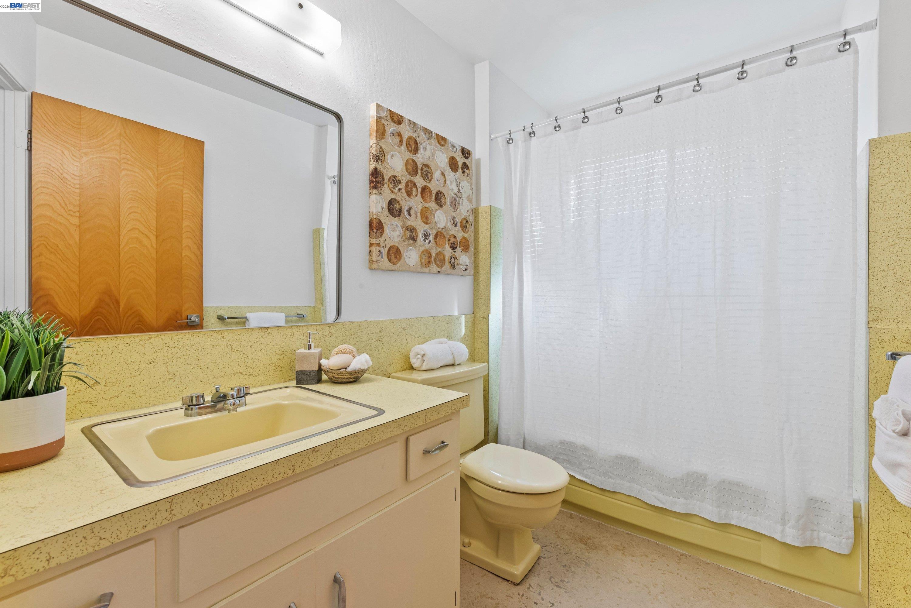 Detail Gallery Image 25 of 39 For 121 Ardith Dr, Orinda,  CA 94563 - 3 Beds | 2 Baths