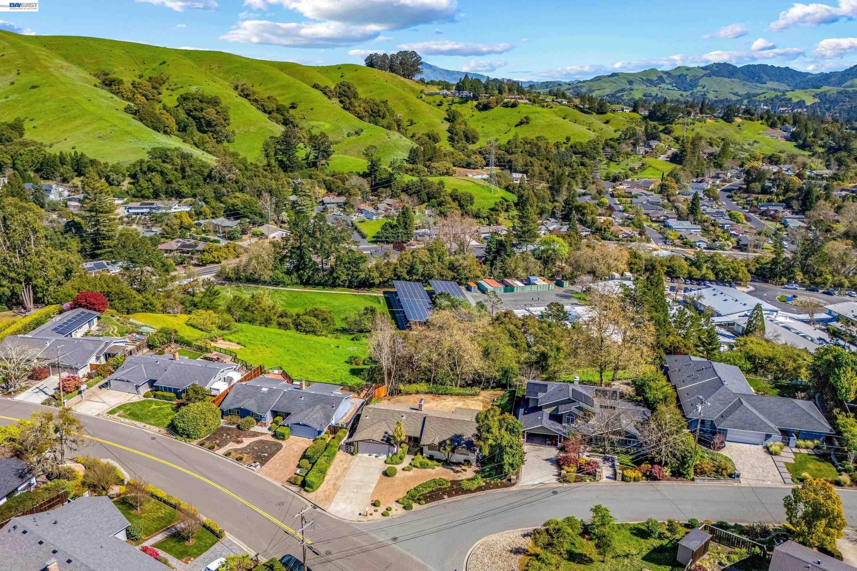 Detail Gallery Image 35 of 39 For 121 Ardith Dr, Orinda,  CA 94563 - 3 Beds | 2 Baths