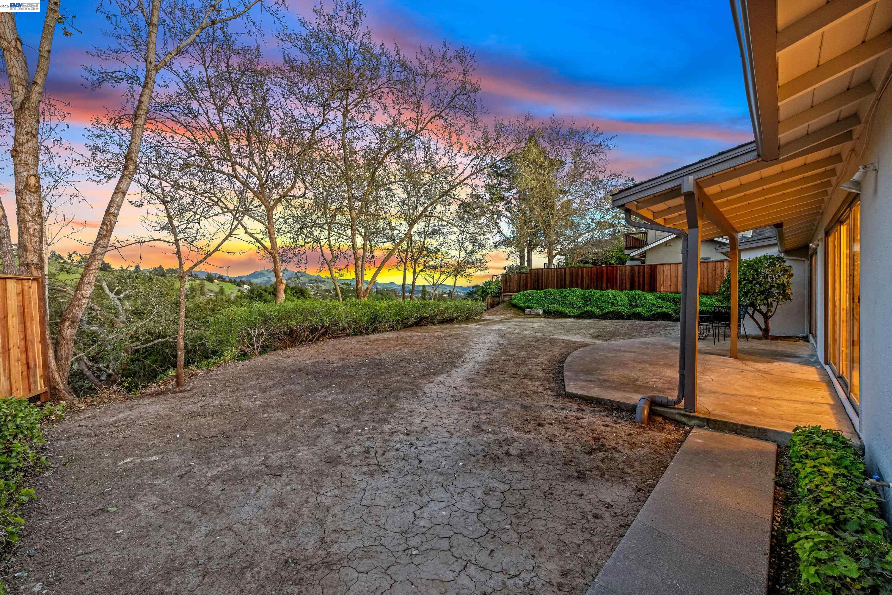 Detail Gallery Image 37 of 39 For 121 Ardith Dr, Orinda,  CA 94563 - 3 Beds | 2 Baths