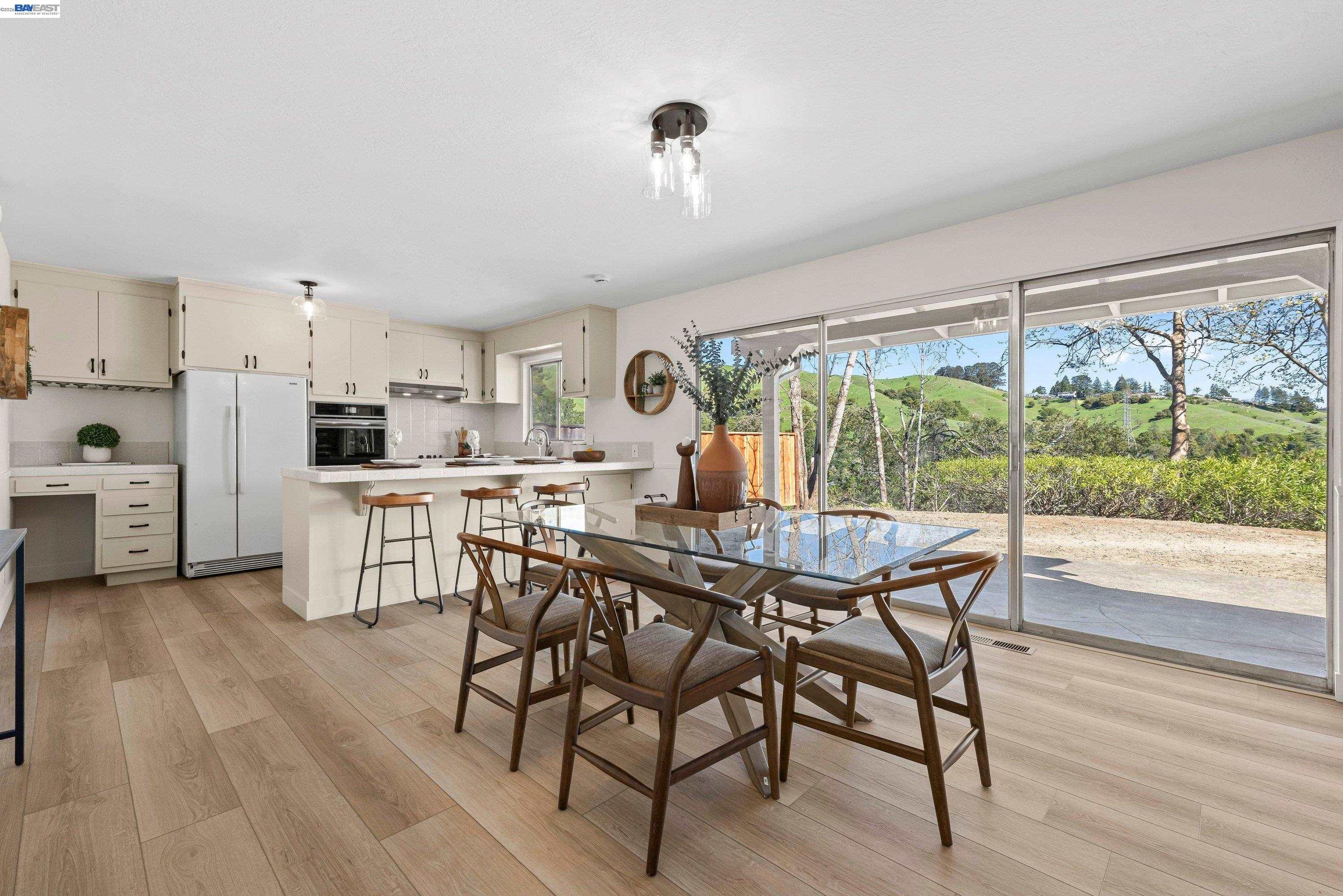 Detail Gallery Image 10 of 39 For 121 Ardith Dr, Orinda,  CA 94563 - 3 Beds | 2 Baths