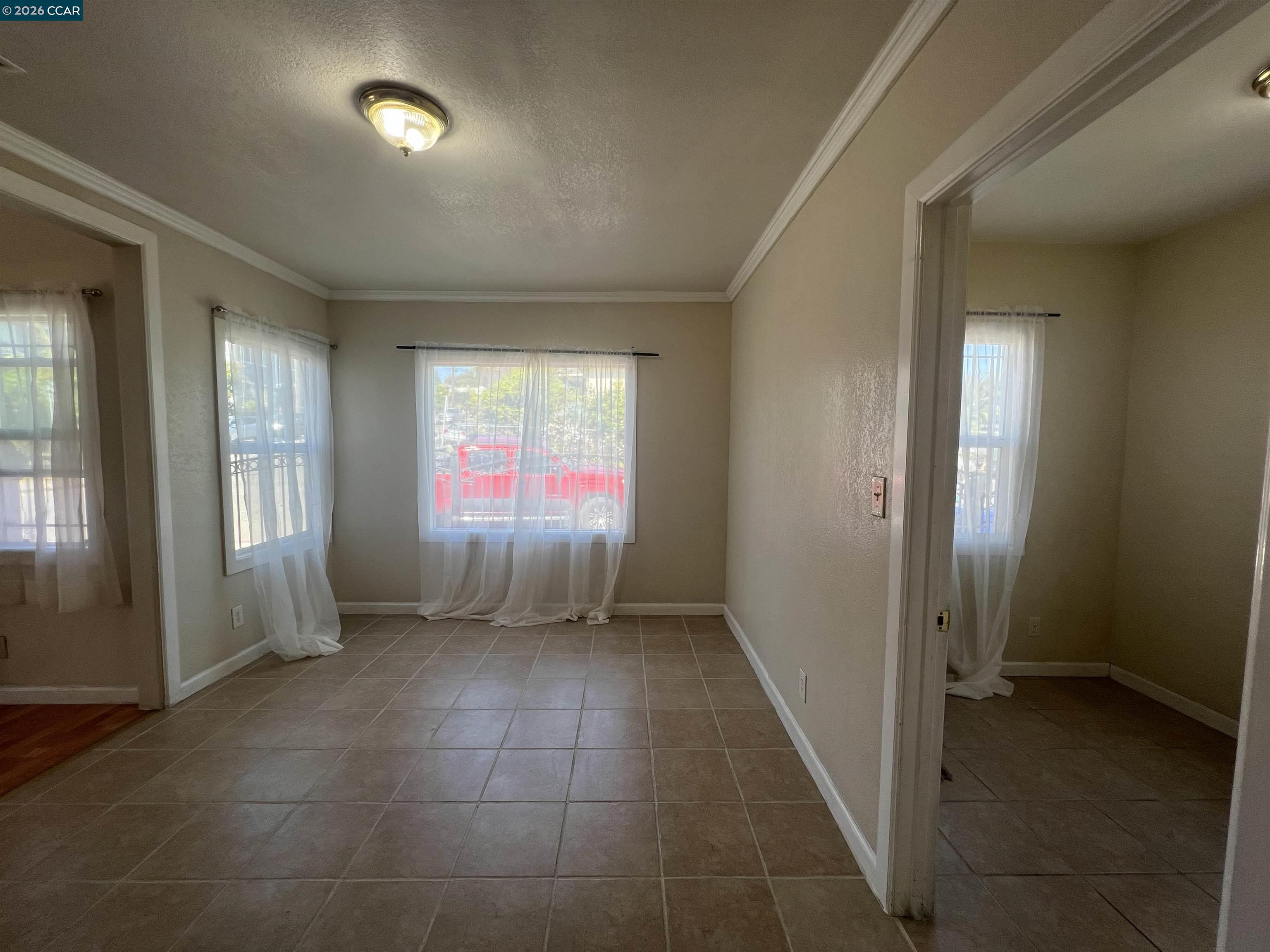 Detail Gallery Image 11 of 24 For 1954 48th Ave, Oakland,  CA 94601 - 2 Beds | 1 Baths