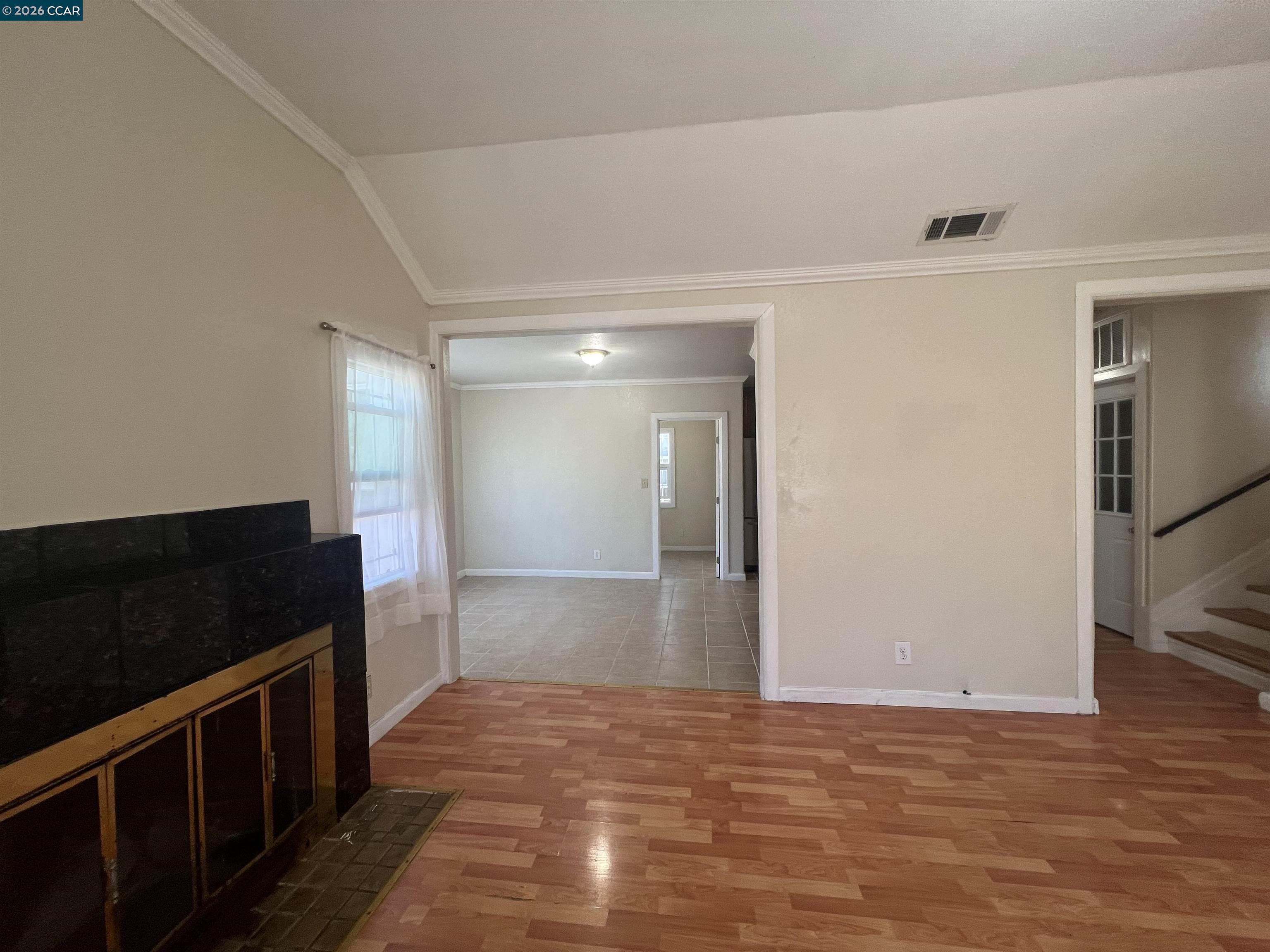 Detail Gallery Image 8 of 24 For 1954 48th Ave, Oakland,  CA 94601 - 2 Beds | 1 Baths