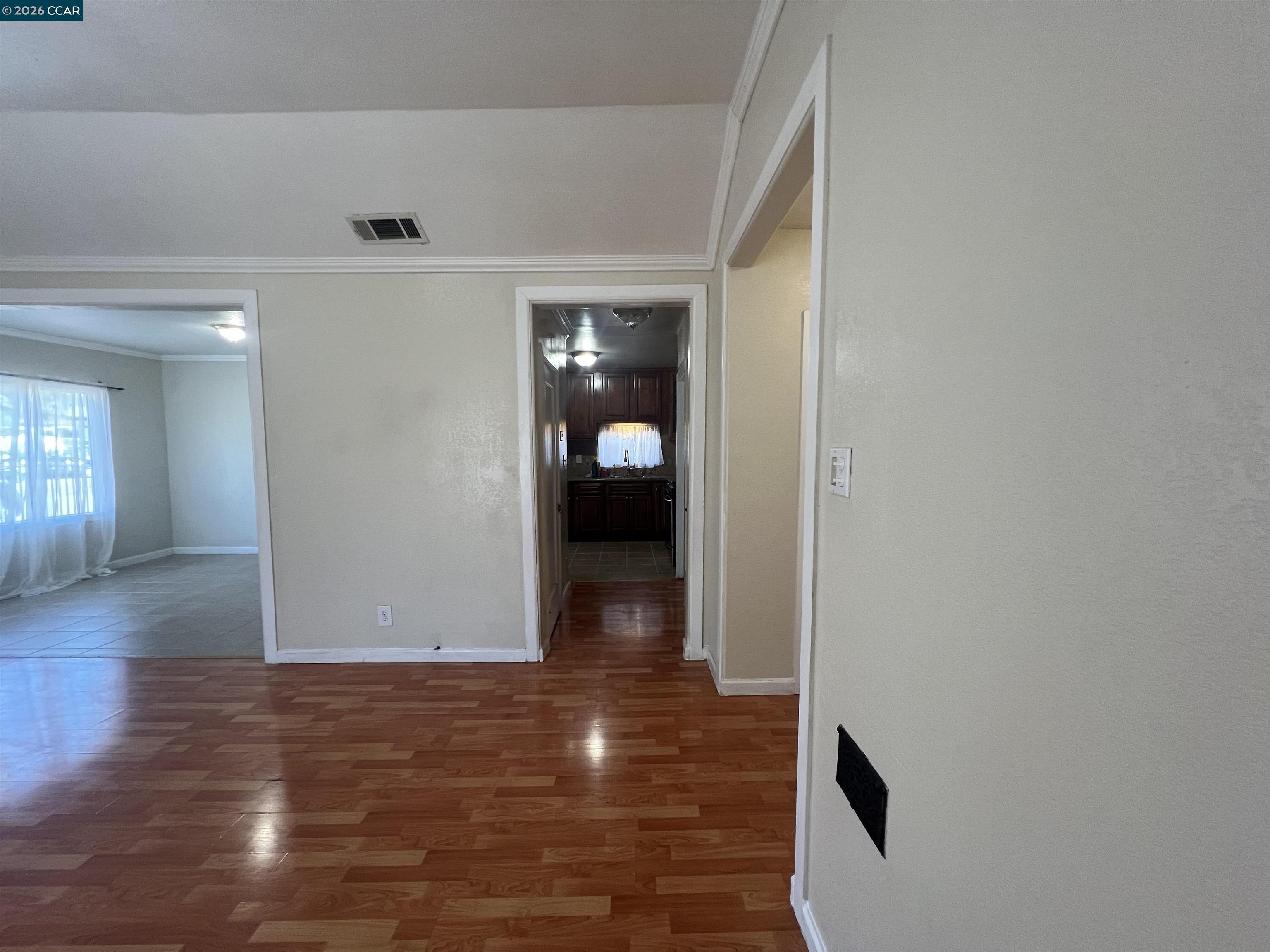 Detail Gallery Image 9 of 24 For 1954 48th Ave, Oakland,  CA 94601 - 2 Beds | 1 Baths