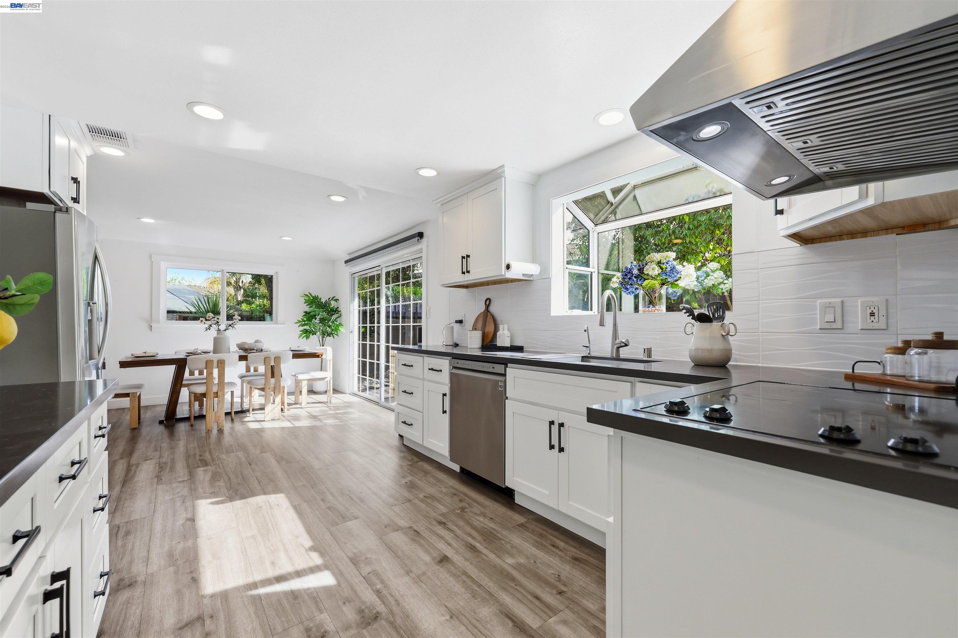 Detail Gallery Image 15 of 60 For 11593 Ladera Ct, Dublin,  CA 94568 - 4 Beds | 2/1 Baths