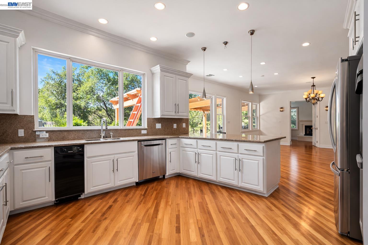 Detail Gallery Image 7 of 25 For 3479 Gravina Pl, Pleasanton,  CA 94566 - 5 Beds | 4 Baths