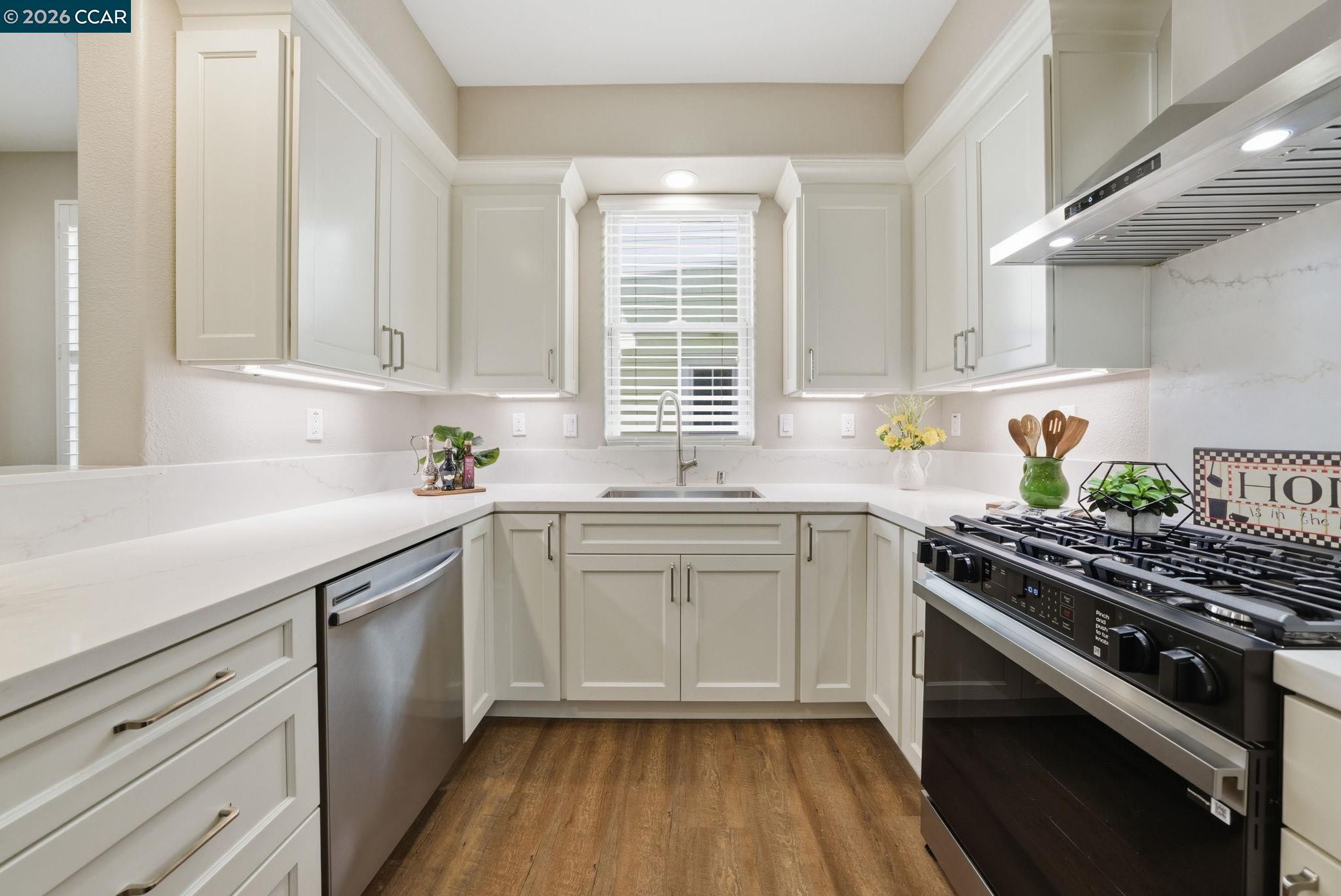 Detail Gallery Image 18 of 60 For 1084 Avocet Dr, Hercules,  CA 94547 - 4 Beds | 3/1 Baths