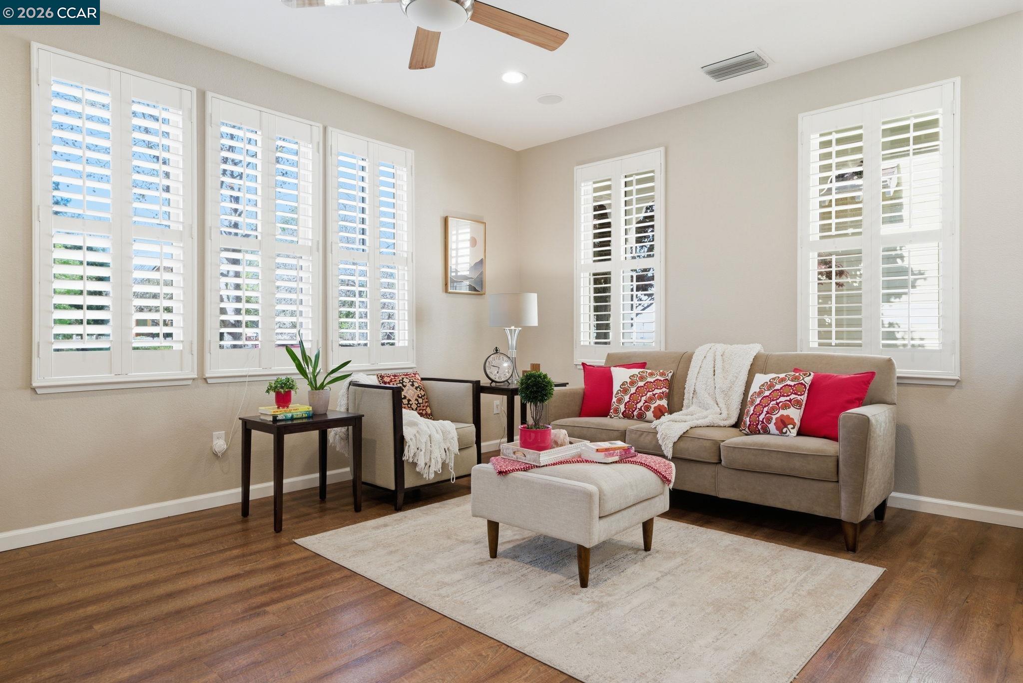 Detail Gallery Image 7 of 60 For 1084 Avocet Dr, Hercules,  CA 94547 - 4 Beds | 3/1 Baths