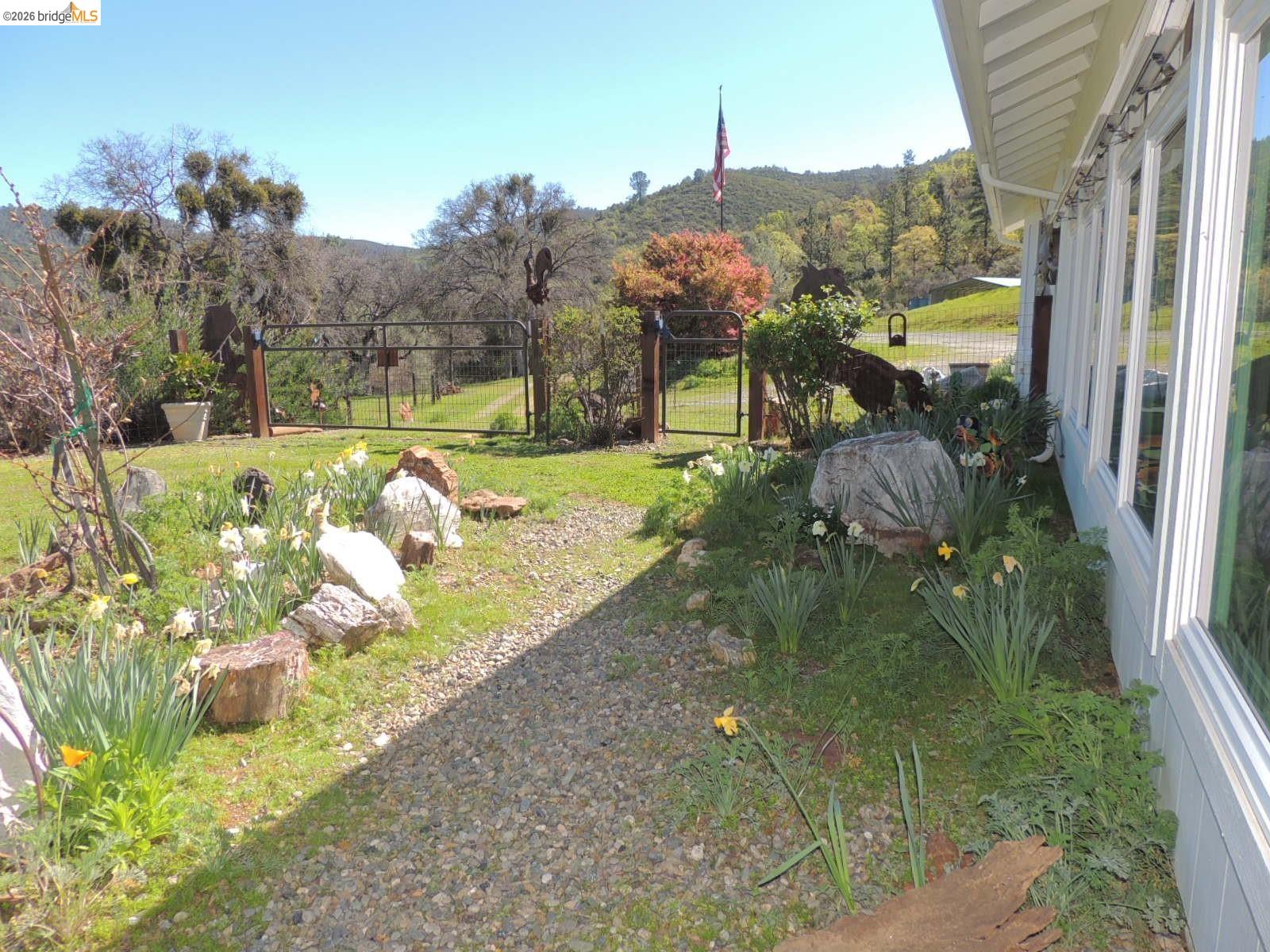 Detail Gallery Image 13 of 60 For 5356 Dogtown Rd, Coulterville,  CA 95311-9540 - 3 Beds | 3 Baths