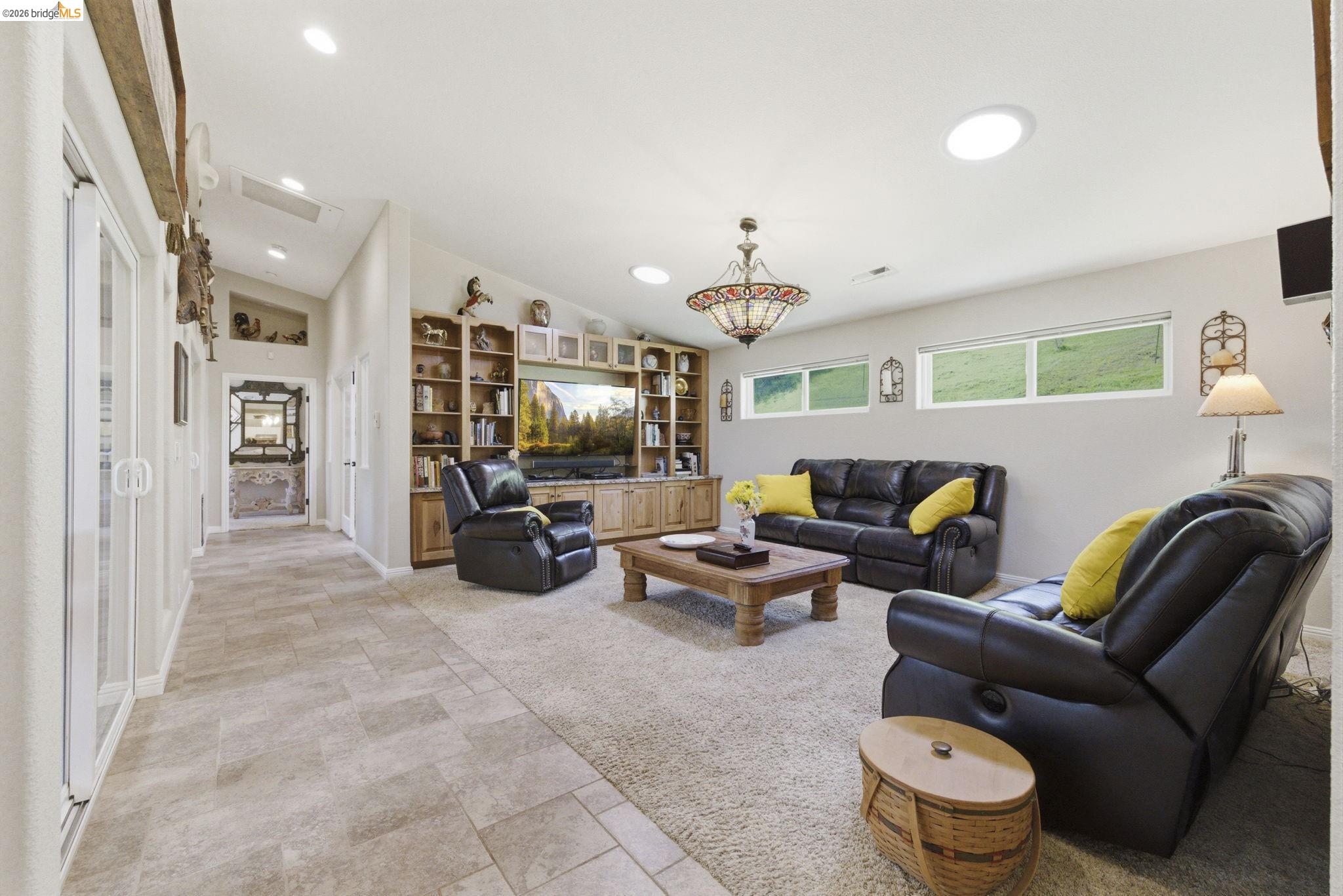 Detail Gallery Image 34 of 60 For 5356 Dogtown Rd, Coulterville,  CA 95311-9540 - 3 Beds | 3 Baths