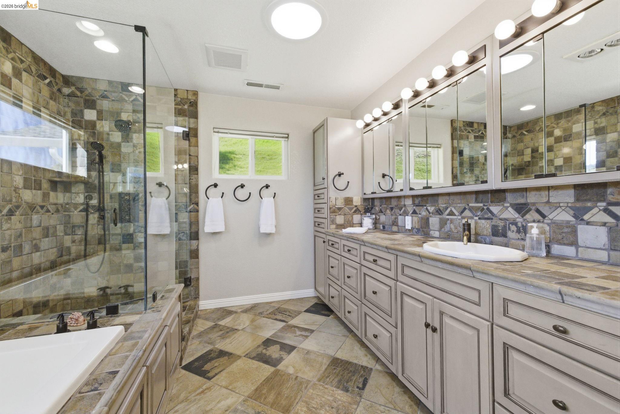 Detail Gallery Image 41 of 60 For 5356 Dogtown Rd, Coulterville,  CA 95311-9540 - 3 Beds | 3 Baths