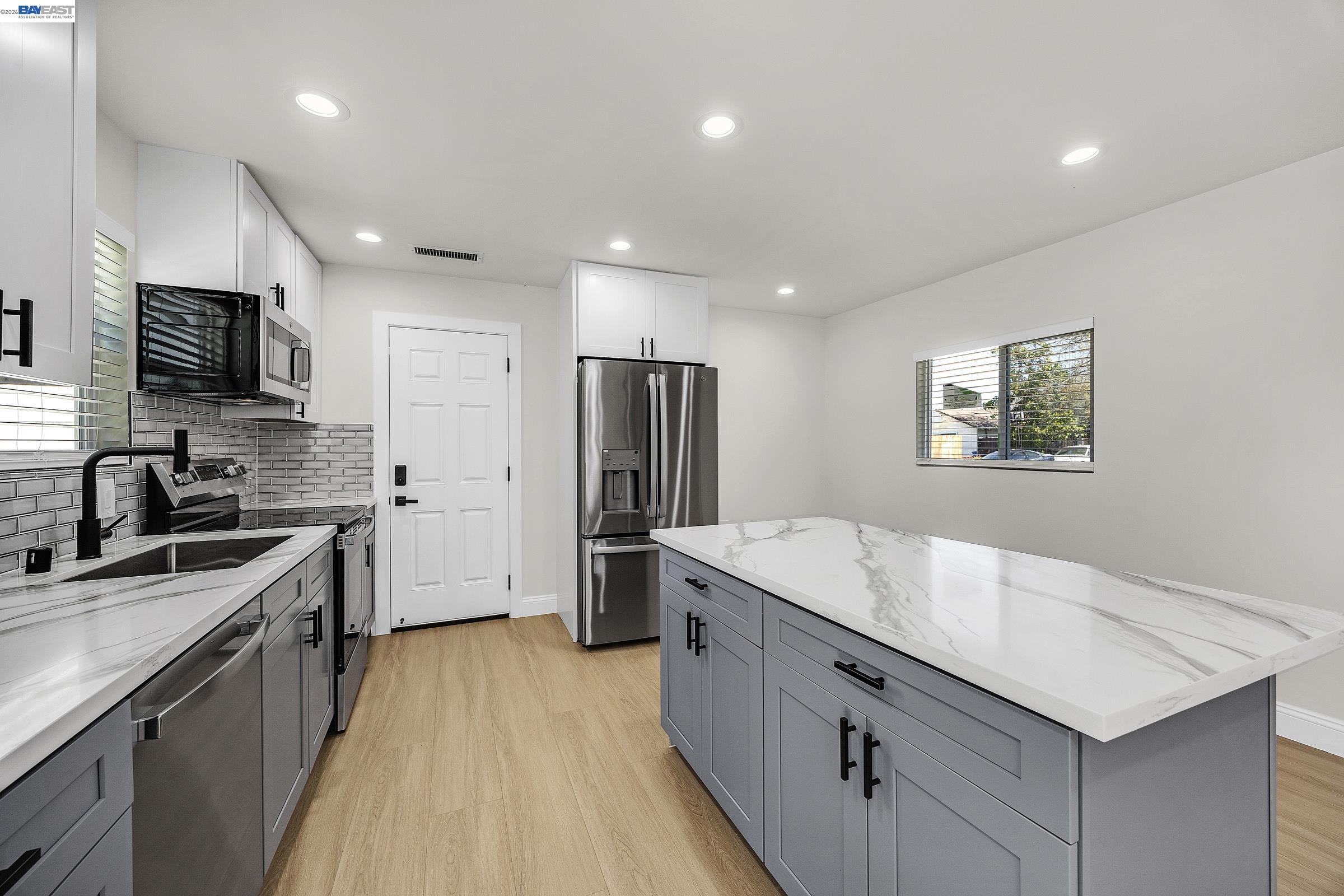 Detail Gallery Image 11 of 33 For 1577 Waltham Rd, Concord,  CA 94520 - 3 Beds | 1/1 Baths