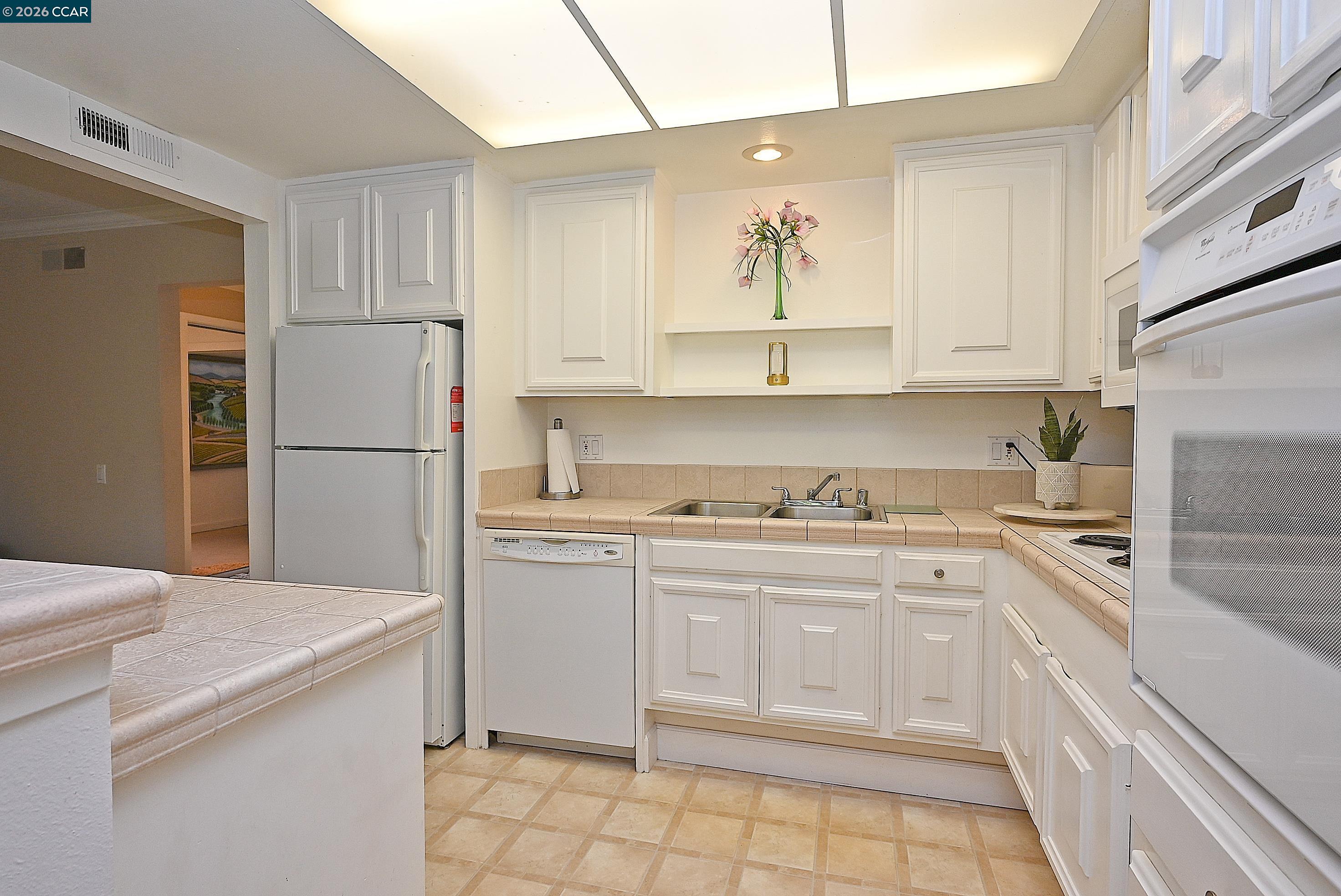 Detail Gallery Image 16 of 33 For 1160 Singingwood Ct #5,  Walnut Creek,  CA 94595 - 2 Beds | 1 Baths