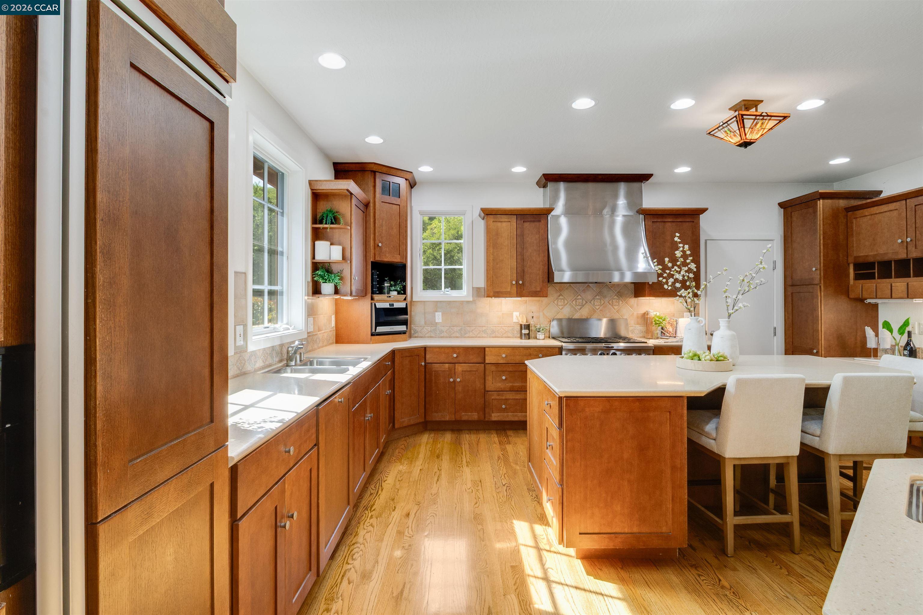 Detail Gallery Image 16 of 59 For 4 Wallabi Ct, Lafayette,  CA 94549 - 4 Beds | 3 Baths