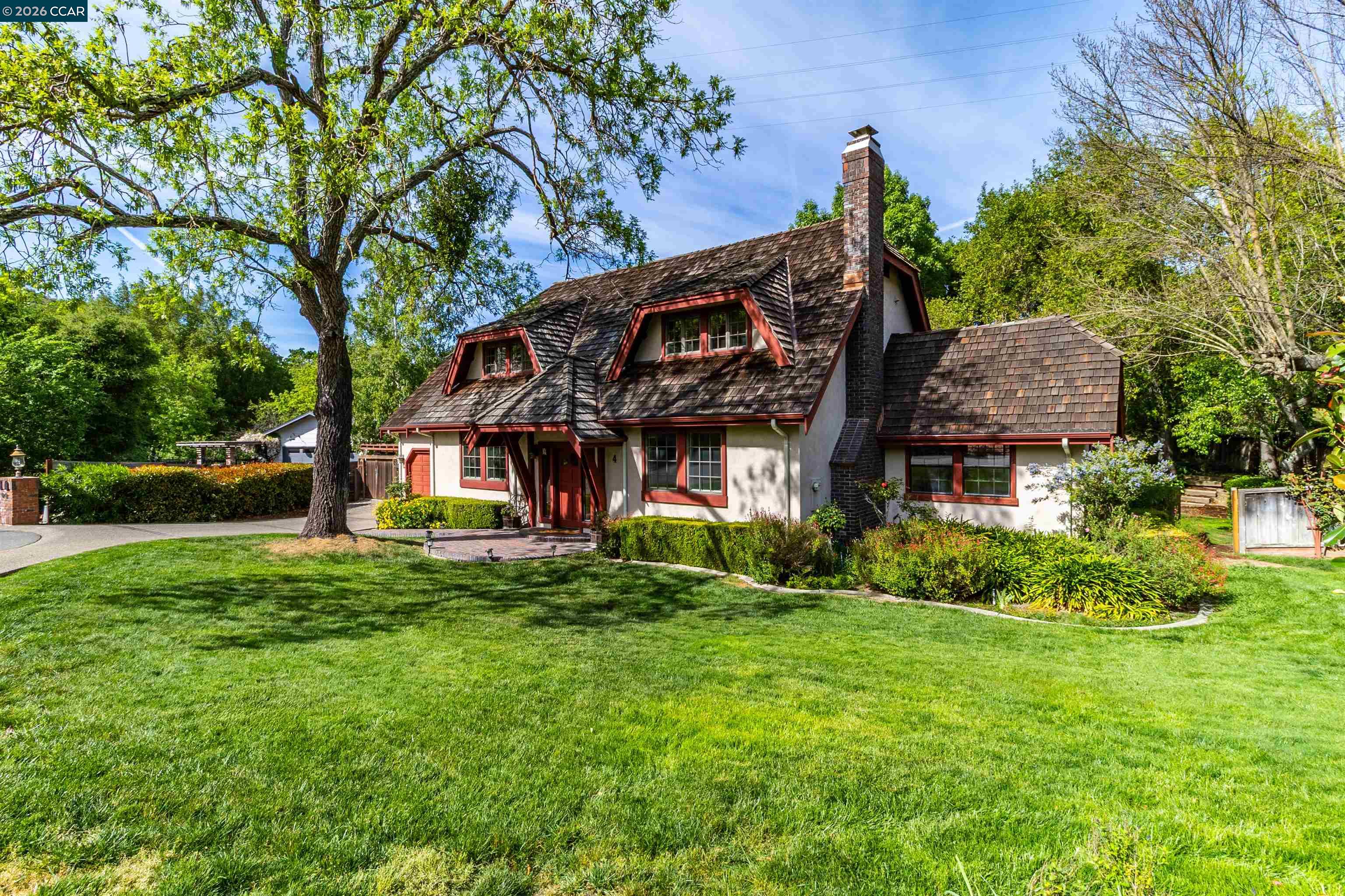 Detail Gallery Image 3 of 59 For 4 Wallabi Ct, Lafayette,  CA 94549 - 4 Beds | 3 Baths