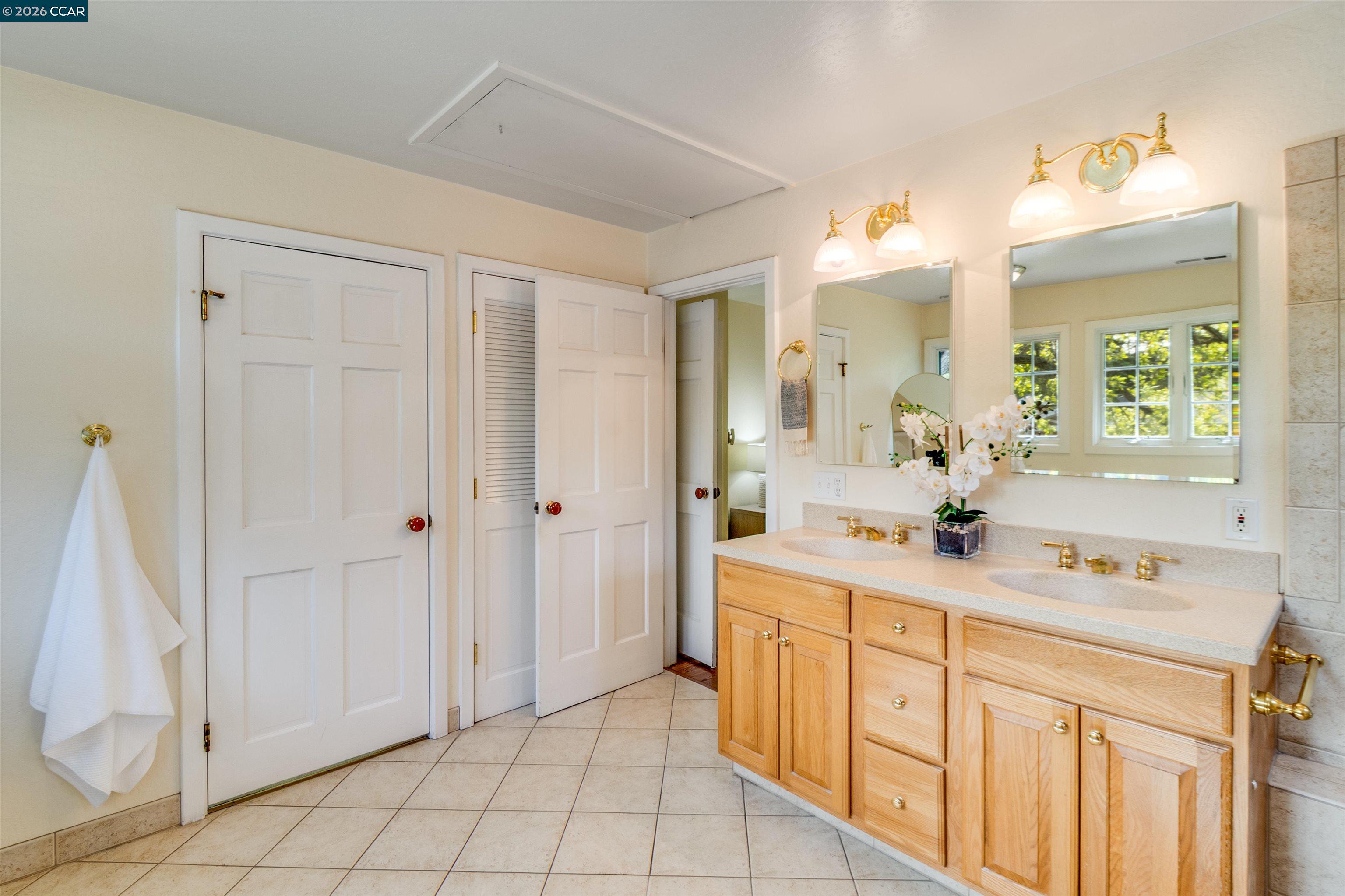 Detail Gallery Image 34 of 59 For 4 Wallabi Ct, Lafayette,  CA 94549 - 4 Beds | 3 Baths