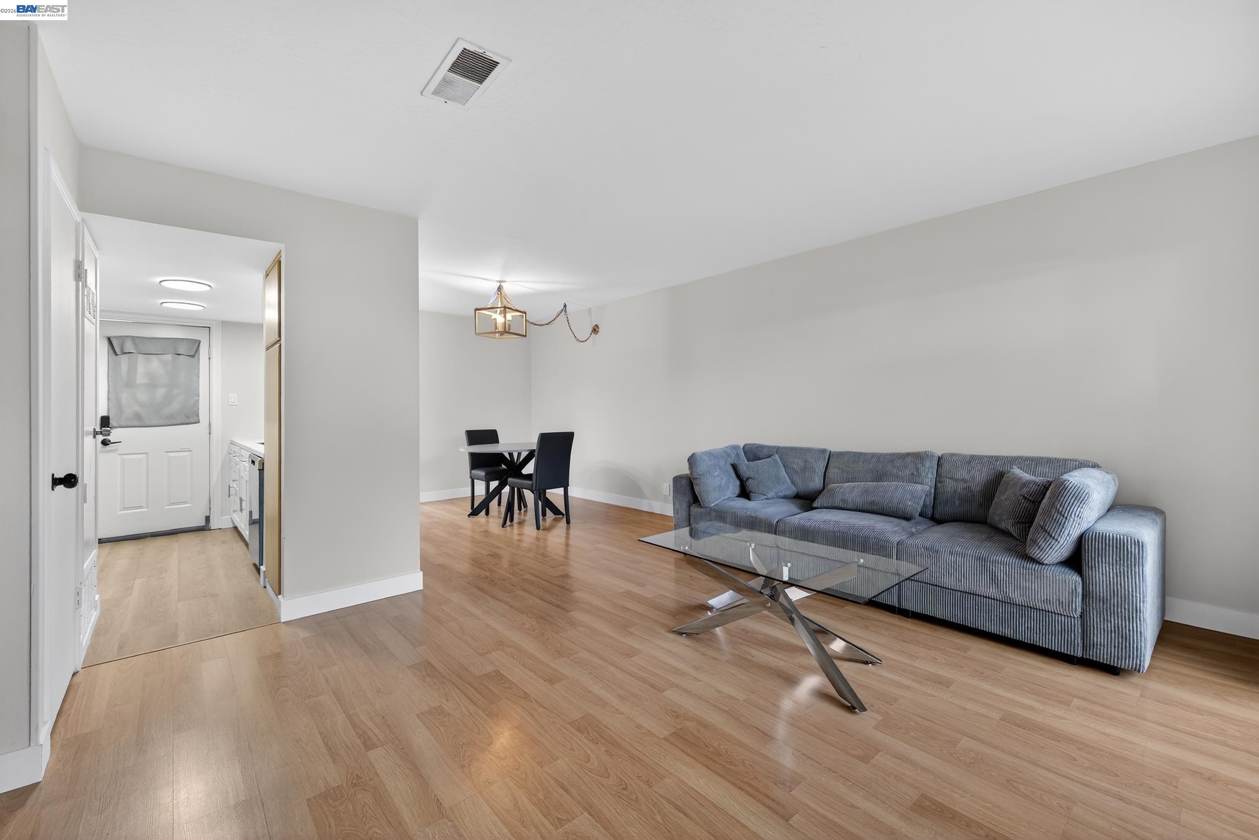 Photo #12: 41127348 Listing: Photo #12