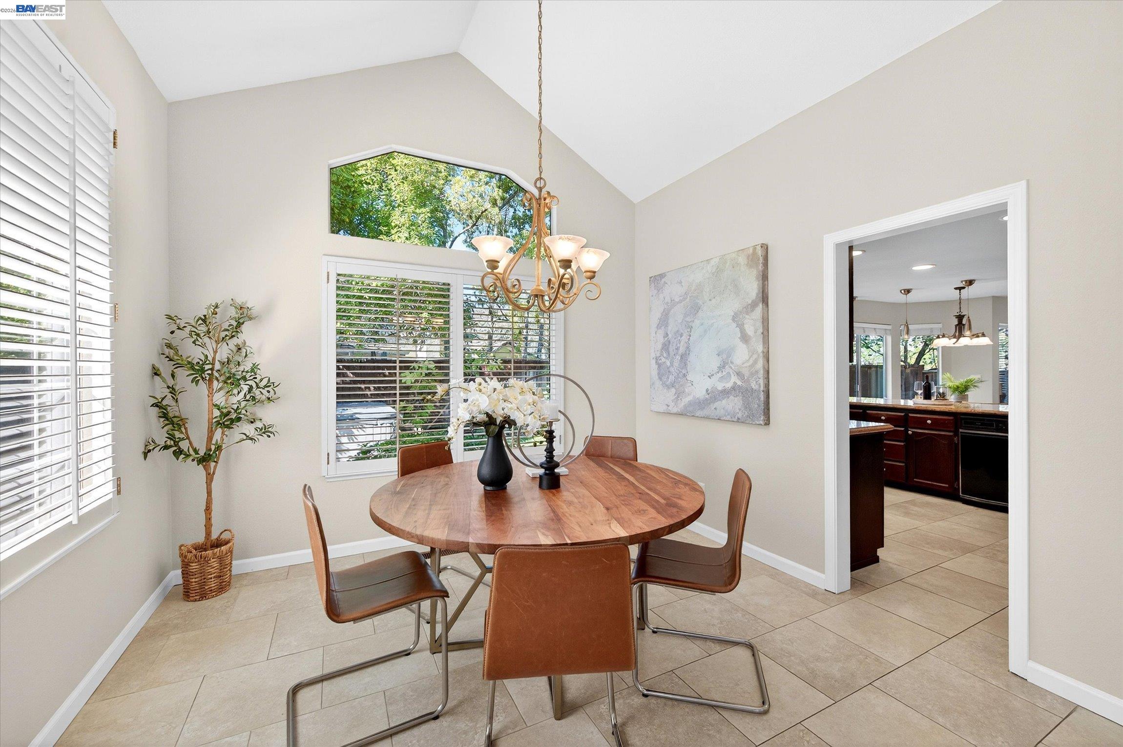 Detail Gallery Image 11 of 44 For 3329 Vermont Pl, Pleasanton,  CA 94588 - 4 Beds | 3 Baths