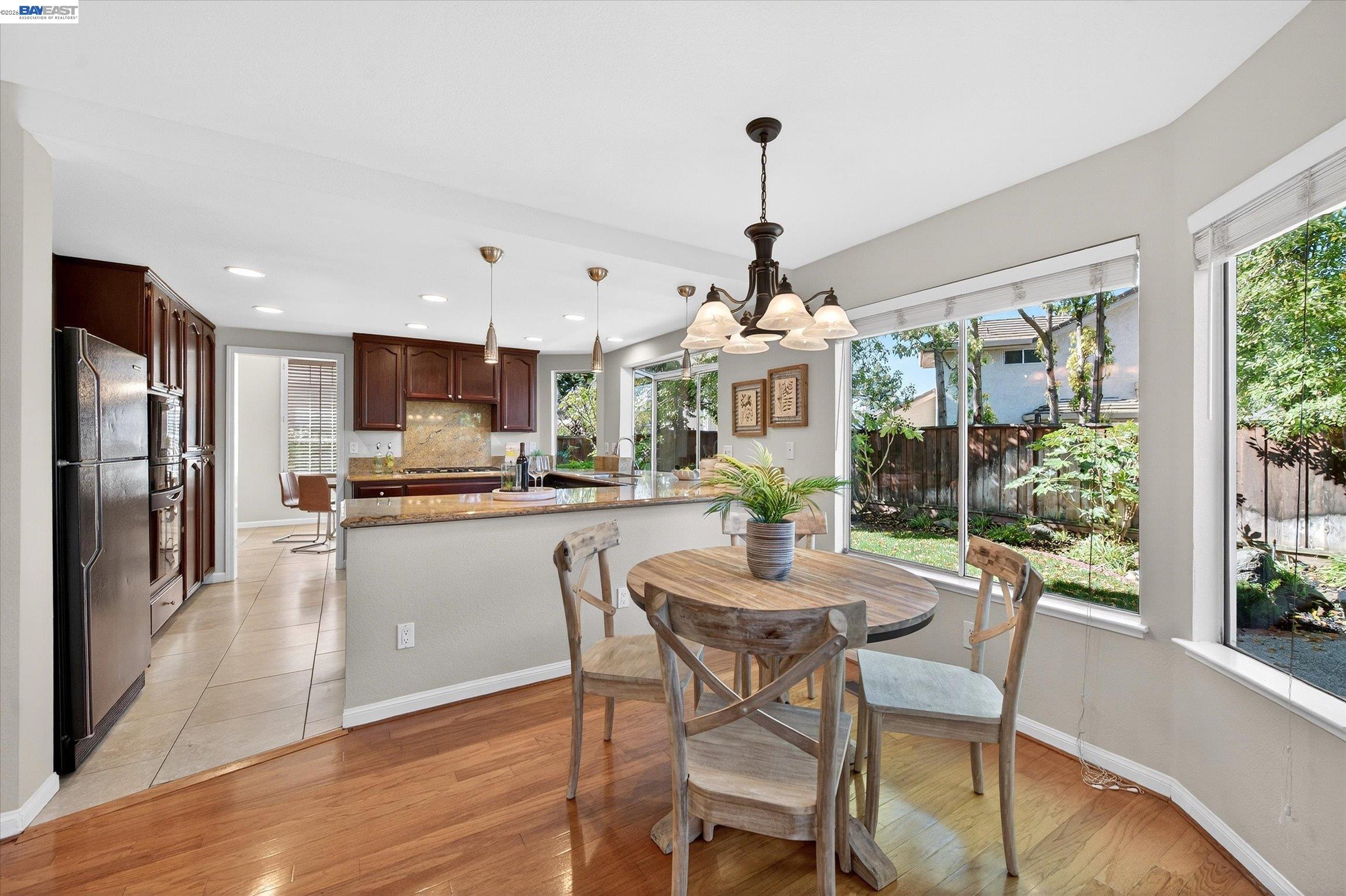 Detail Gallery Image 13 of 44 For 3329 Vermont Pl, Pleasanton,  CA 94588 - 4 Beds | 3 Baths