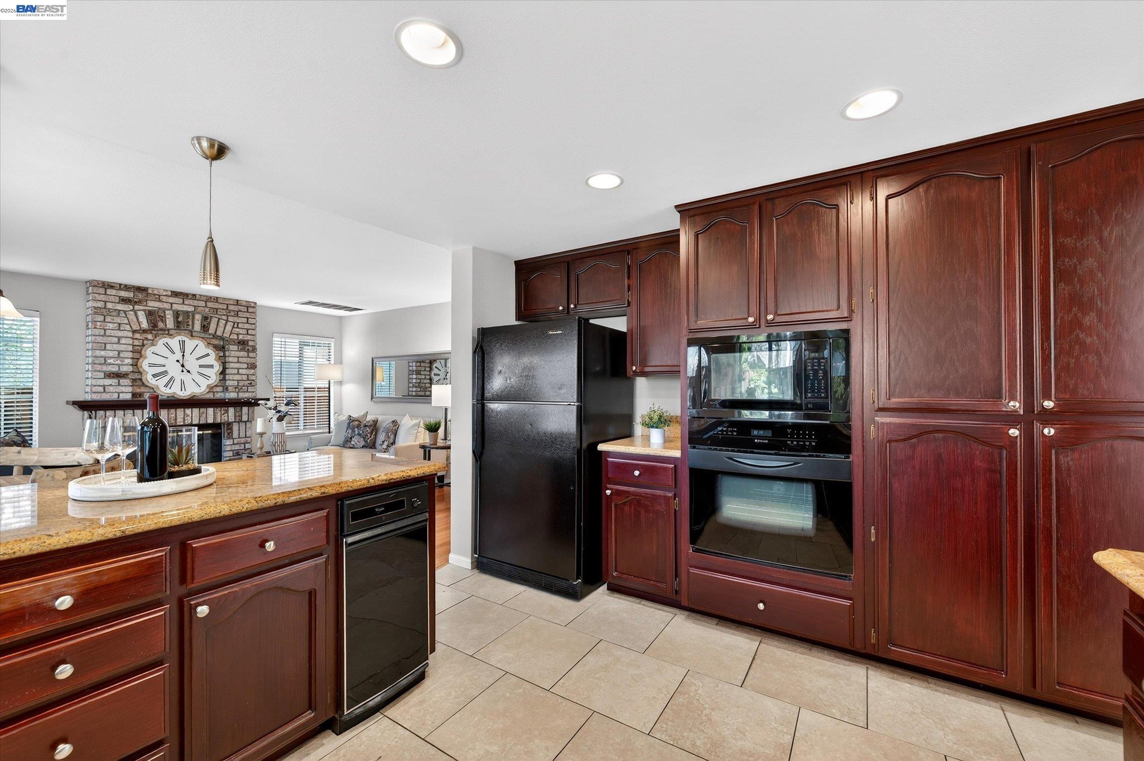 Detail Gallery Image 18 of 44 For 3329 Vermont Pl, Pleasanton,  CA 94588 - 4 Beds | 3 Baths