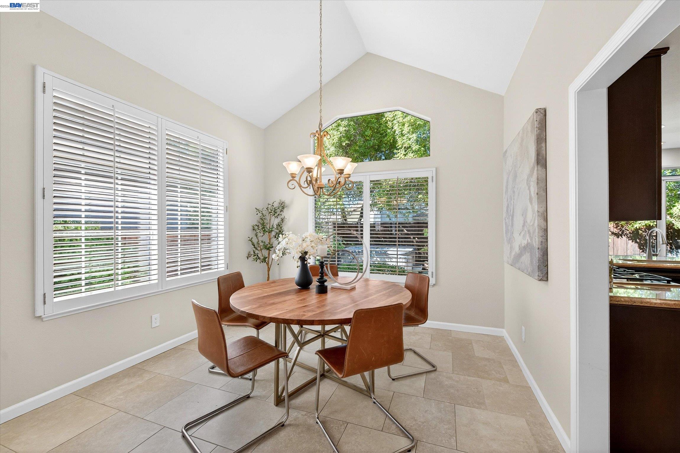 Detail Gallery Image 10 of 44 For 3329 Vermont Pl, Pleasanton,  CA 94588 - 4 Beds | 3 Baths