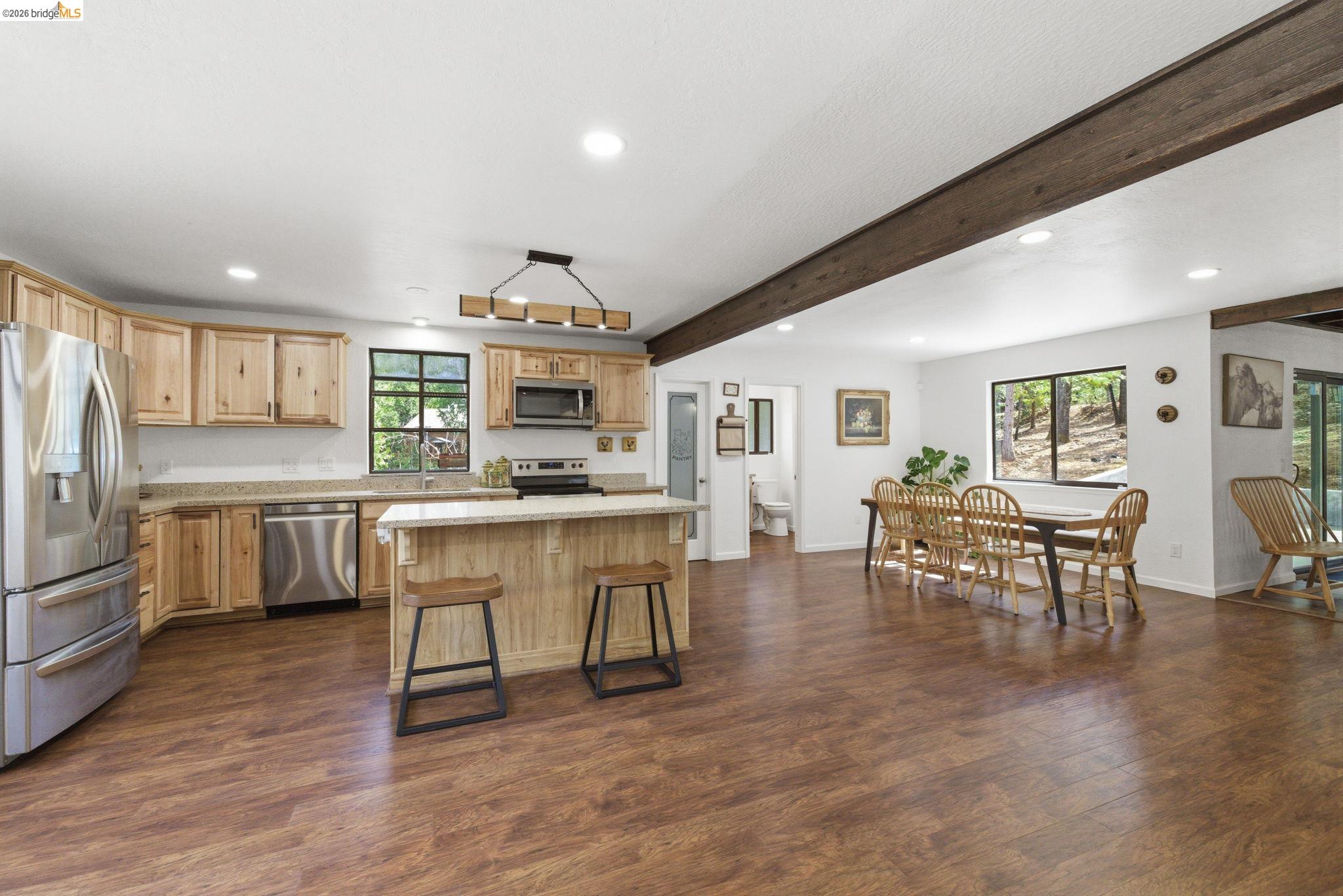 Detail Gallery Image 7 of 52 For 24159 Awahanee Rd, Sonora,  CA 95370 - 5 Beds | 2/1 Baths