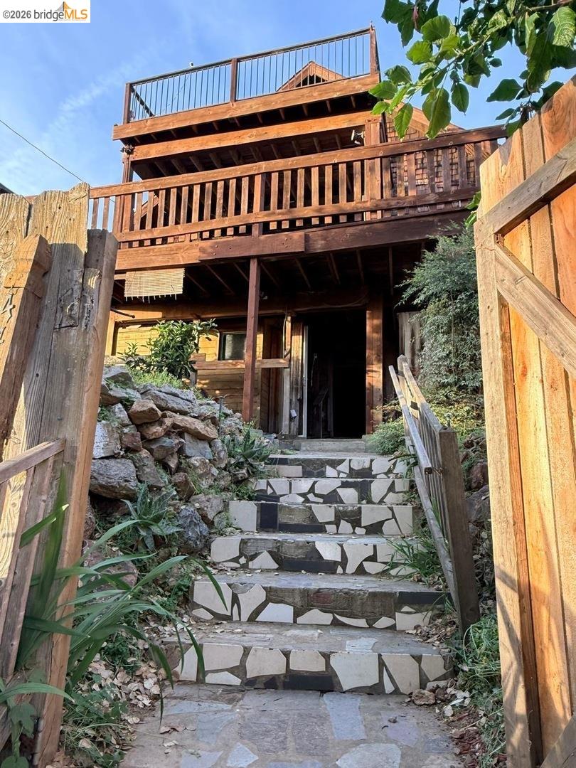 Detail Gallery Image 2 of 58 For 4432 Harbor View Ave, Oakland,  CA 94619 - 3 Beds | 2 Baths