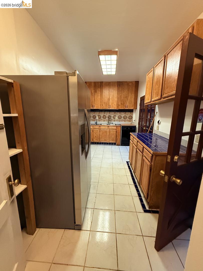 Detail Gallery Image 11 of 19 For 4432 Harbor View Ave, Oakland,  CA 94619 - 3 Beds | 2 Baths