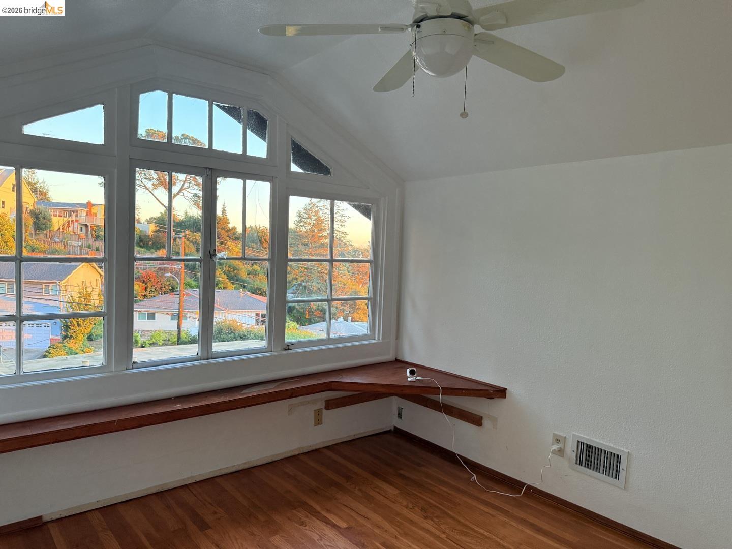 Detail Gallery Image 23 of 58 For 4432 Harbor View Ave, Oakland,  CA 94619 - 3 Beds | 2 Baths