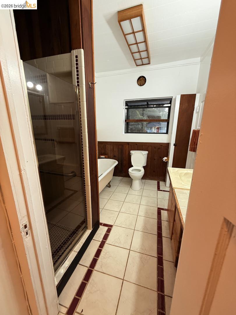 Detail Gallery Image 39 of 58 For 4432 Harbor View Ave, Oakland,  CA 94619 - 3 Beds | 2 Baths