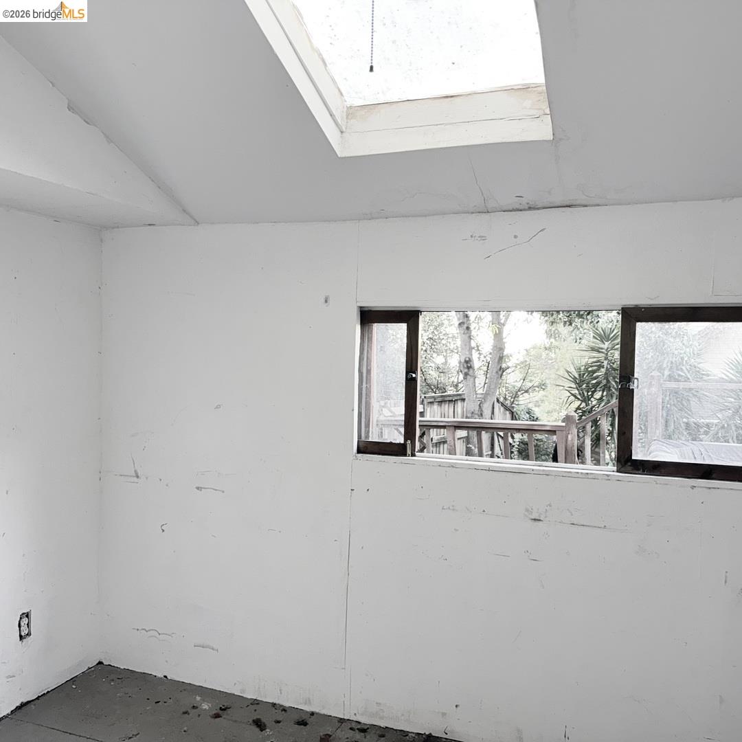 Detail Gallery Image 51 of 58 For 4432 Harbor View Ave, Oakland,  CA 94619 - 3 Beds | 2 Baths