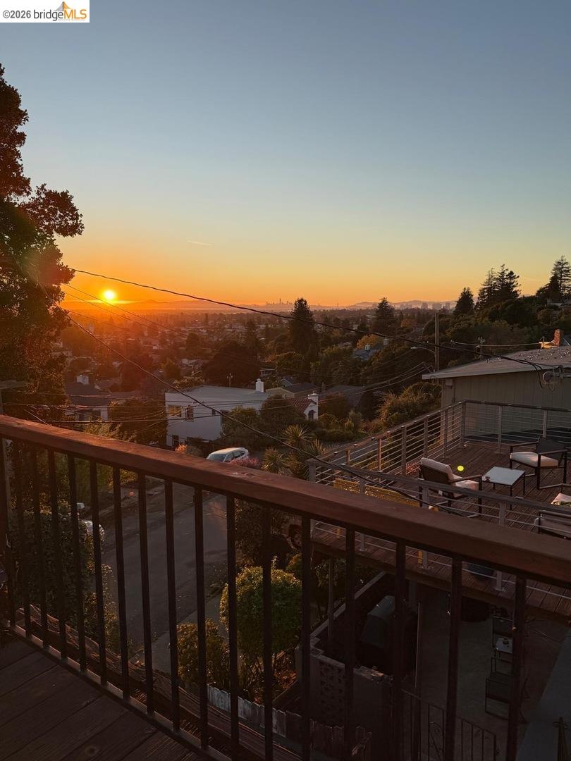 Detail Gallery Image 7 of 58 For 4432 Harbor View Ave, Oakland,  CA 94619 - 3 Beds | 2 Baths