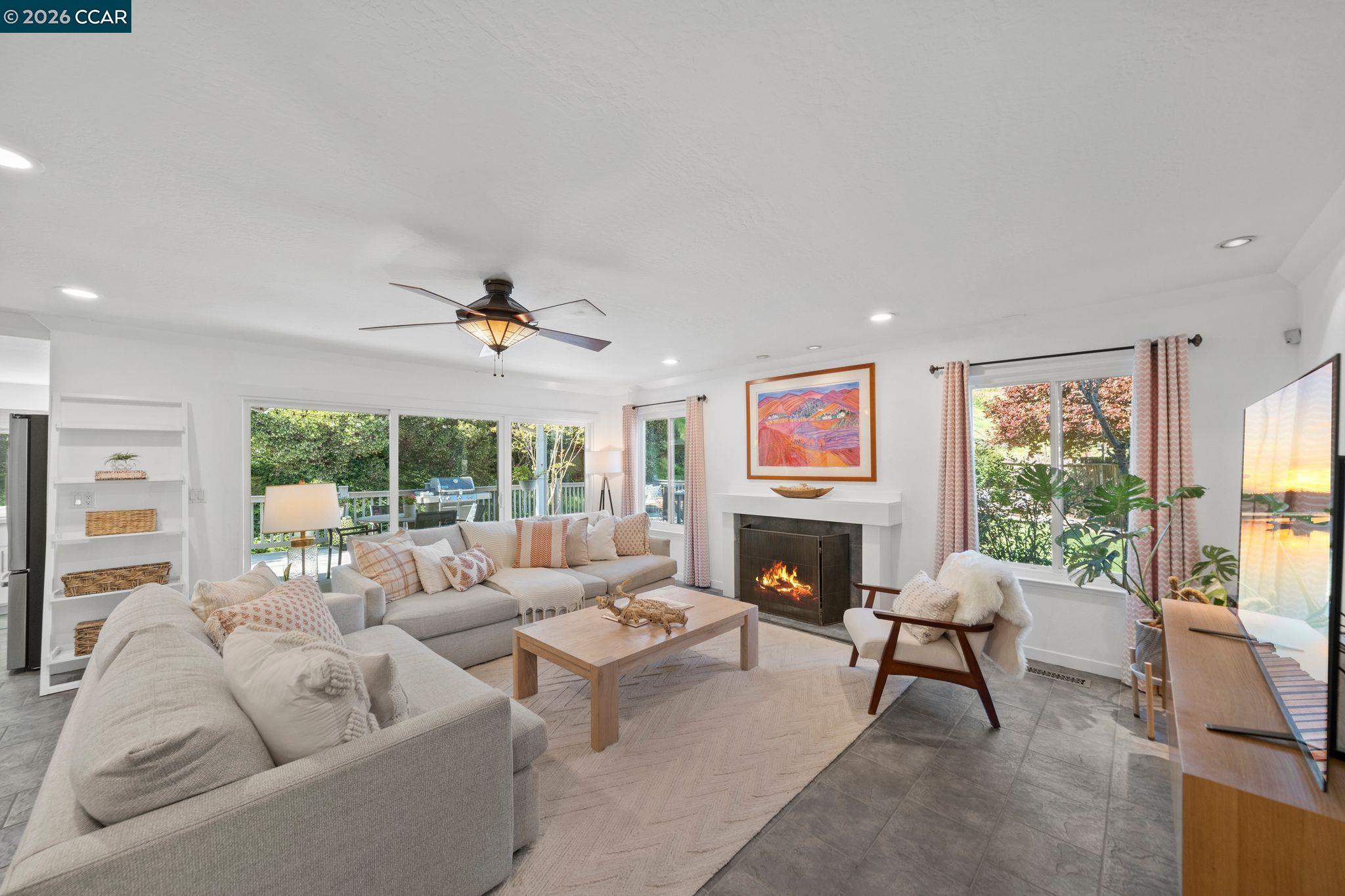 Detail Gallery Image 12 of 45 For 129 Galen Dr, Walnut Creek,  CA 94597 - 3 Beds | 2 Baths