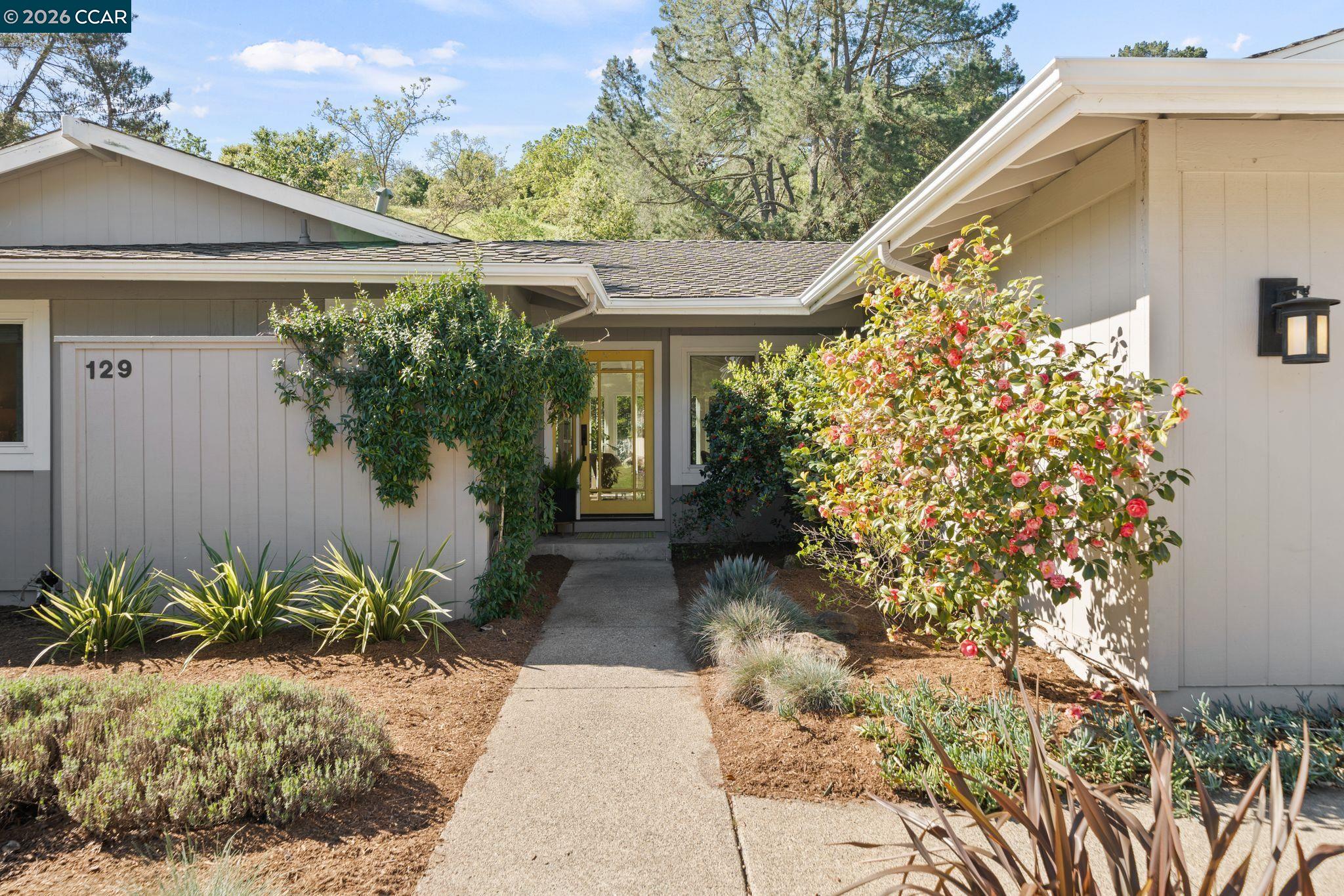 Detail Gallery Image 3 of 45 For 129 Galen Dr, Walnut Creek,  CA 94597 - 3 Beds | 2 Baths