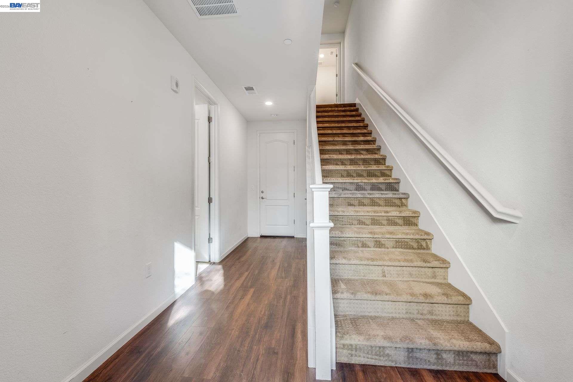 Photo #3: 41127358 Listing: Photo #3