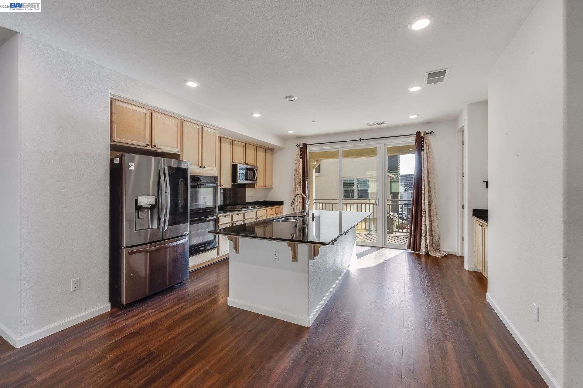 Photo #8: 41127358 Listing: Photo #8