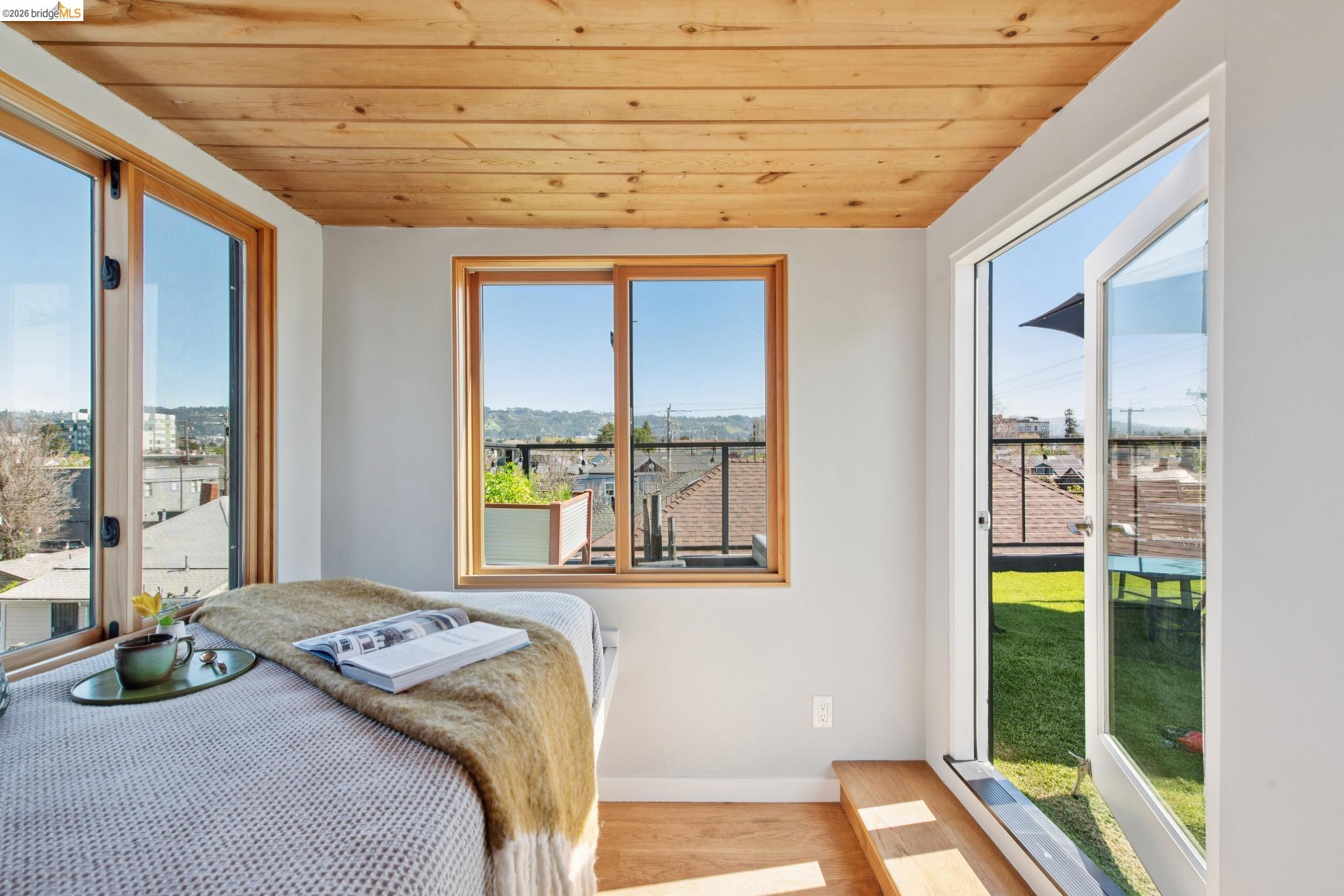 Detail Gallery Image 30 of 60 For 1260 63rd St., Emeryville,  CA 94608-2102 - 7 Beds | 4 Baths