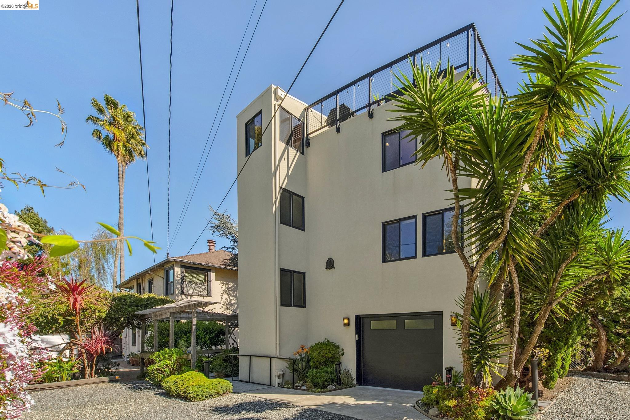 Detail Gallery Image 4 of 60 For 1260 63rd St., Emeryville,  CA 94608-2102 - 7 Beds | 4 Baths