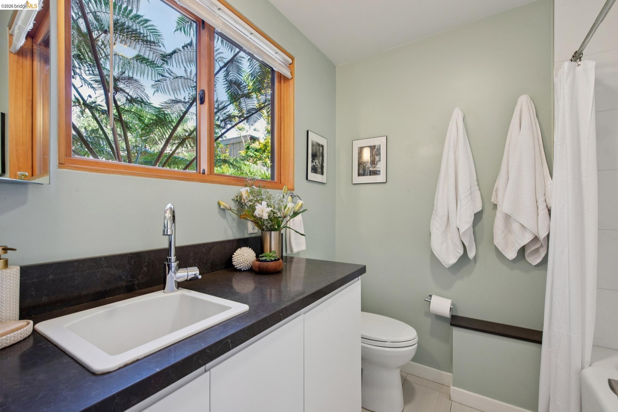 Detail Gallery Image 42 of 60 For 1260 63rd St., Emeryville,  CA 94608-2102 - 7 Beds | 4 Baths