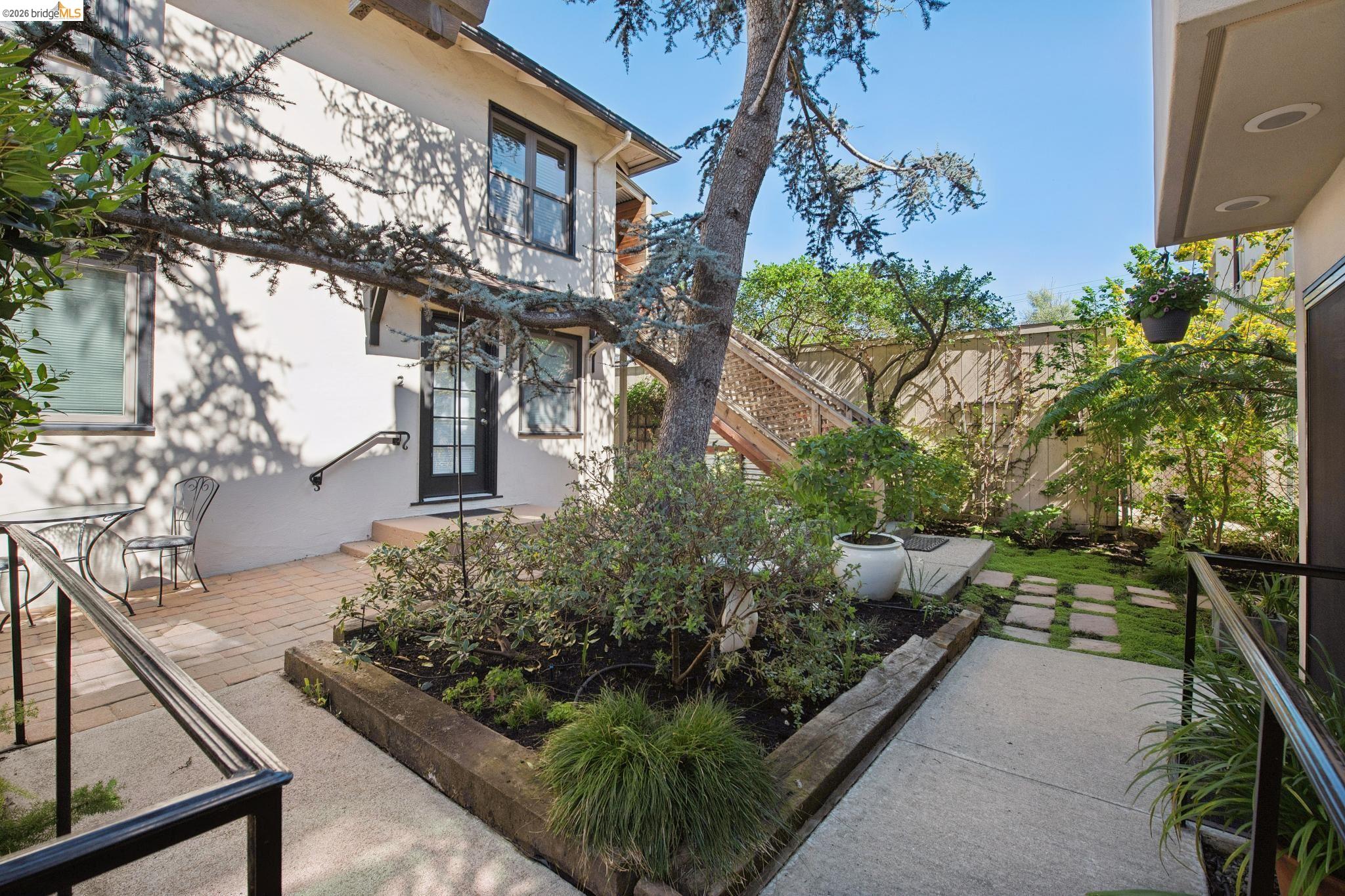 Detail Gallery Image 44 of 60 For 1260 63rd St., Emeryville,  CA 94608-2102 - 7 Beds | 4 Baths