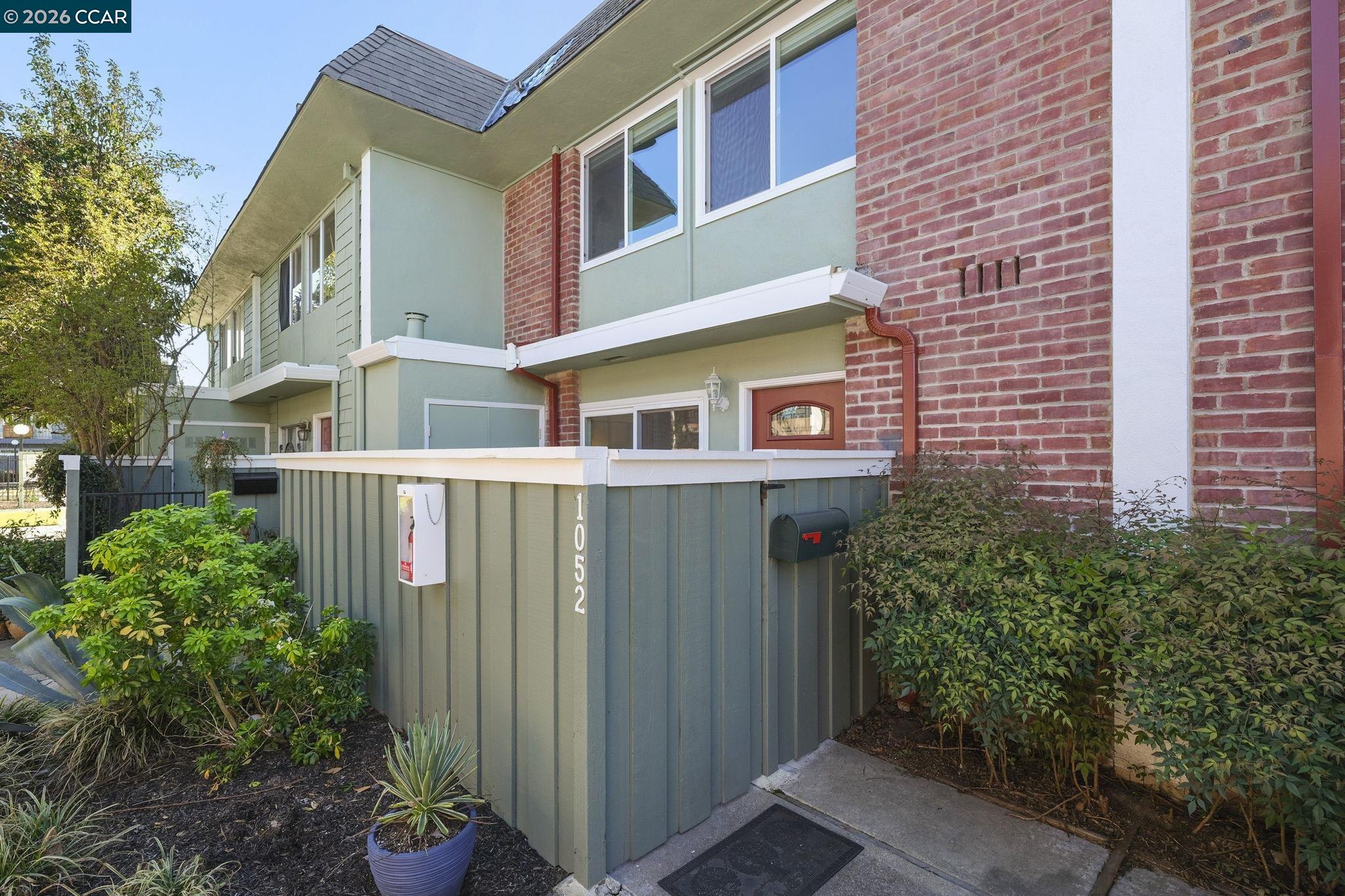 Photo #2: 41127365 Listing: Photo #2