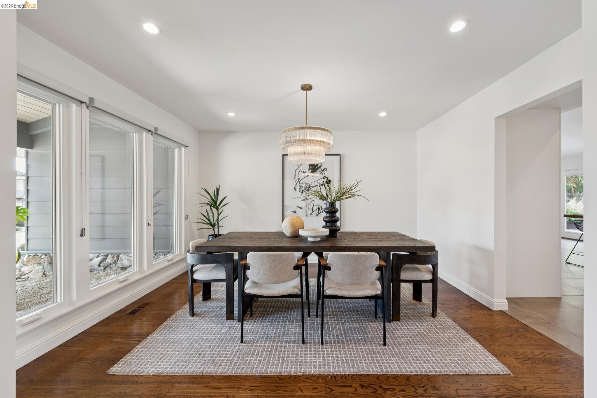 Detail Gallery Image 12 of 60 For 7919 Phaeton Dr, Oakland,  CA 94605 - 3 Beds | 2/1 Baths