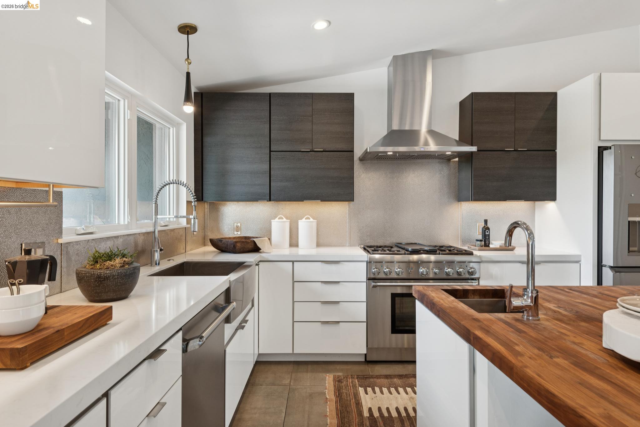 Detail Gallery Image 19 of 60 For 7919 Phaeton Dr, Oakland,  CA 94605 - 3 Beds | 2/1 Baths